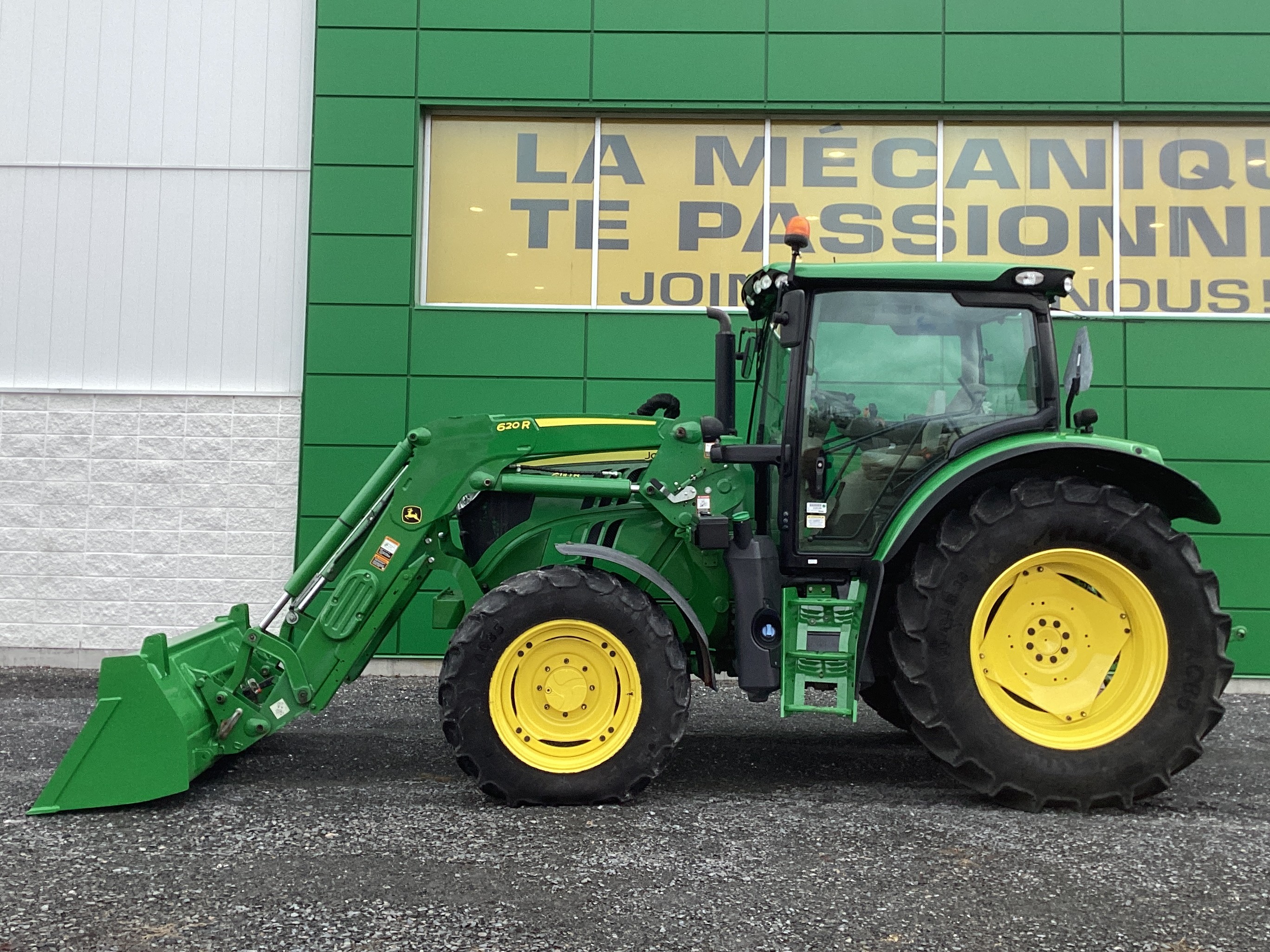 John Deere 6110R