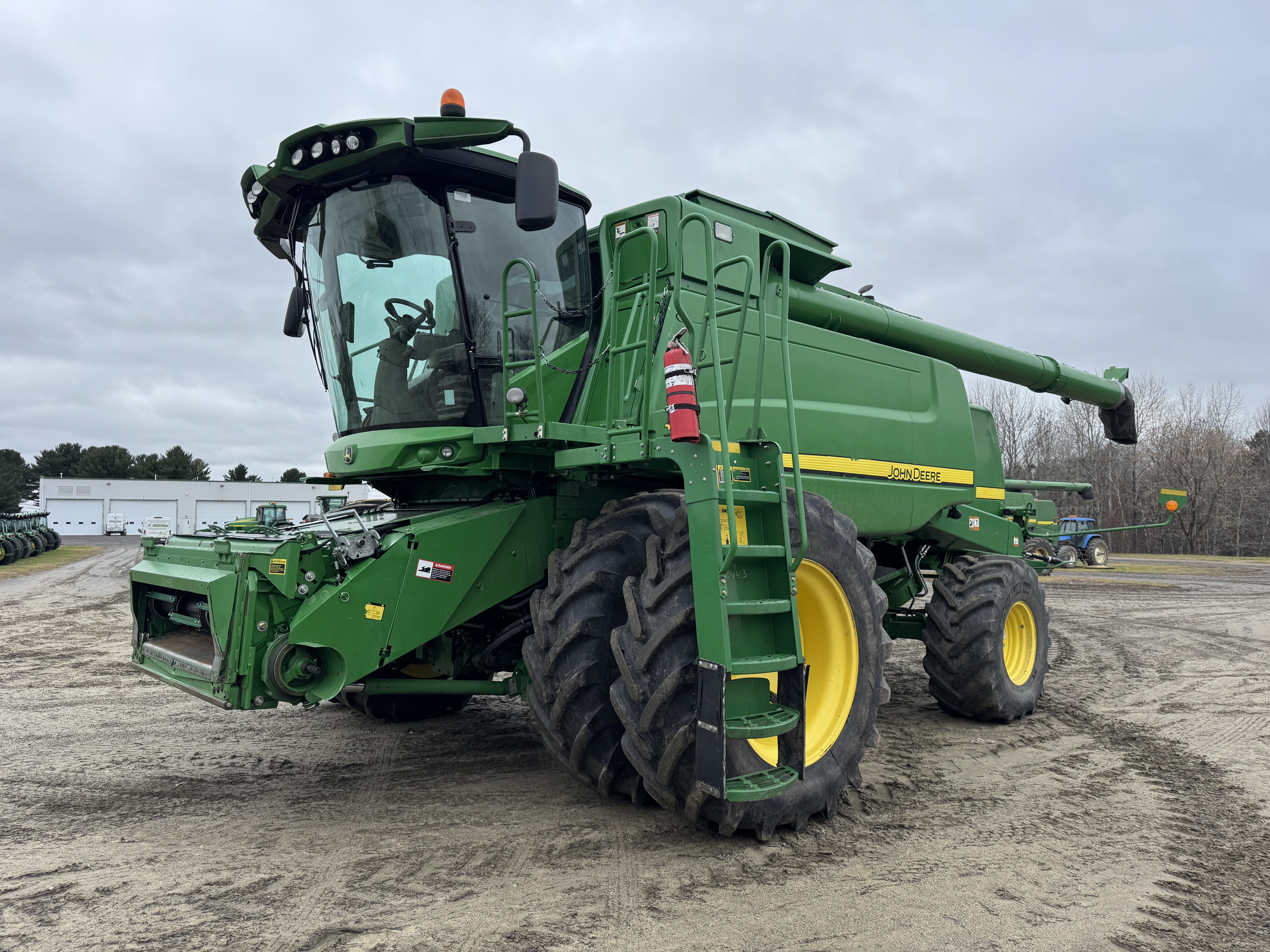 John Deere T670 