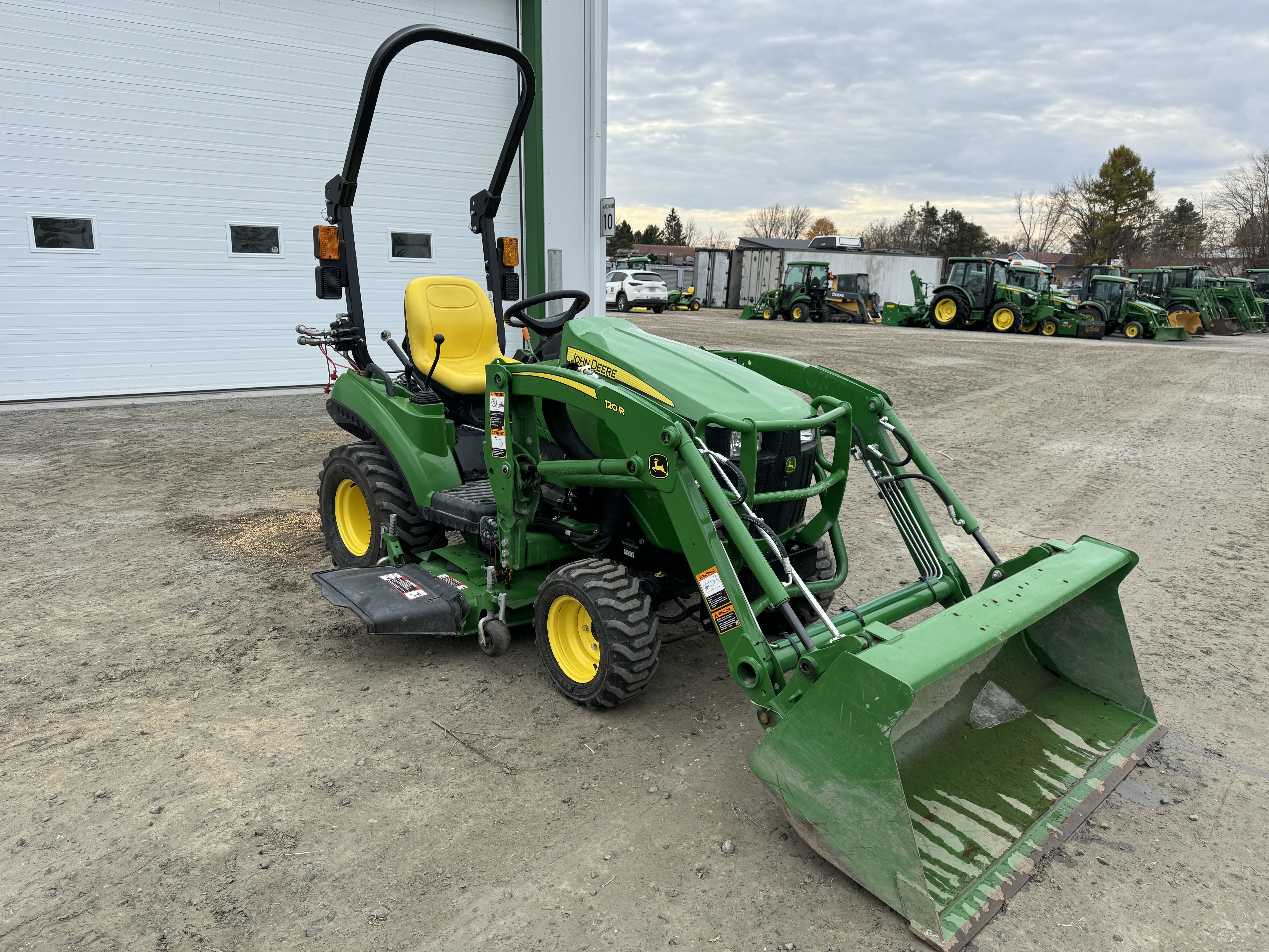 John Deere 1023E