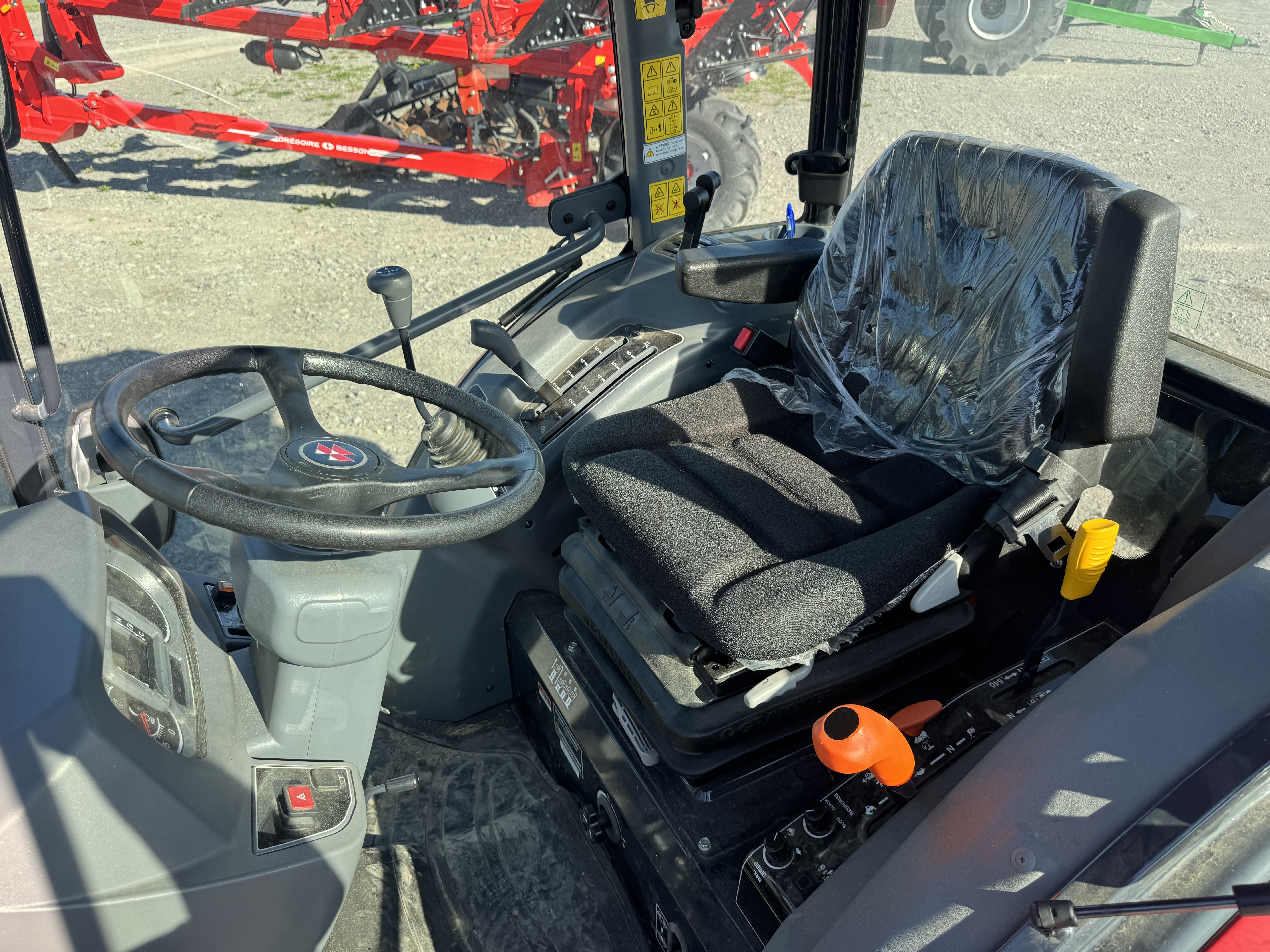 Massey Ferguson 1735M