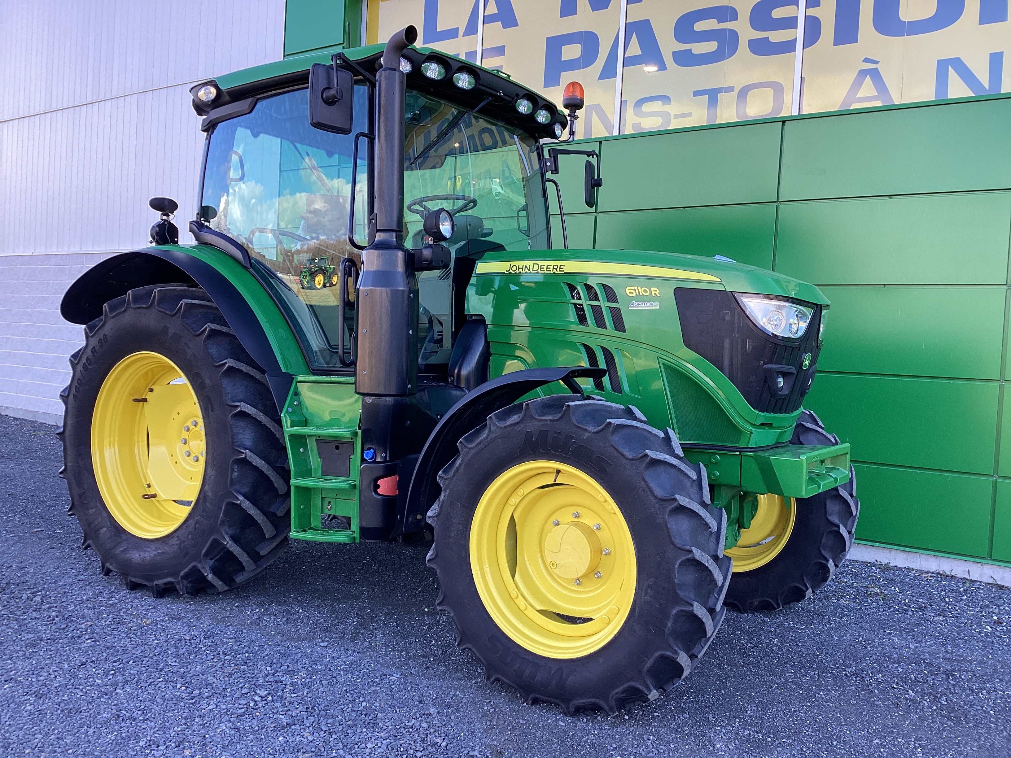 John Deere 6110R