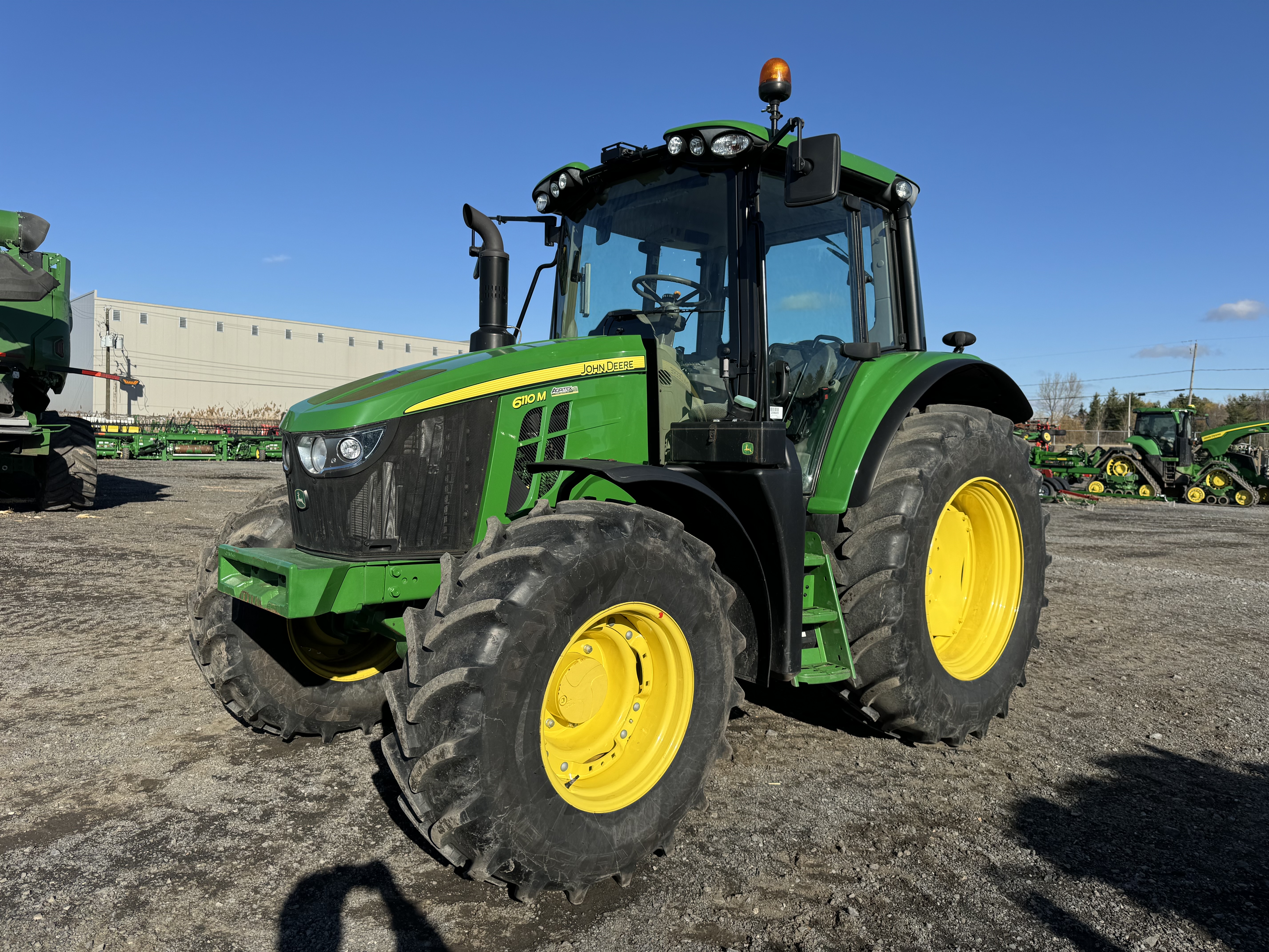 John Deere 6110M 