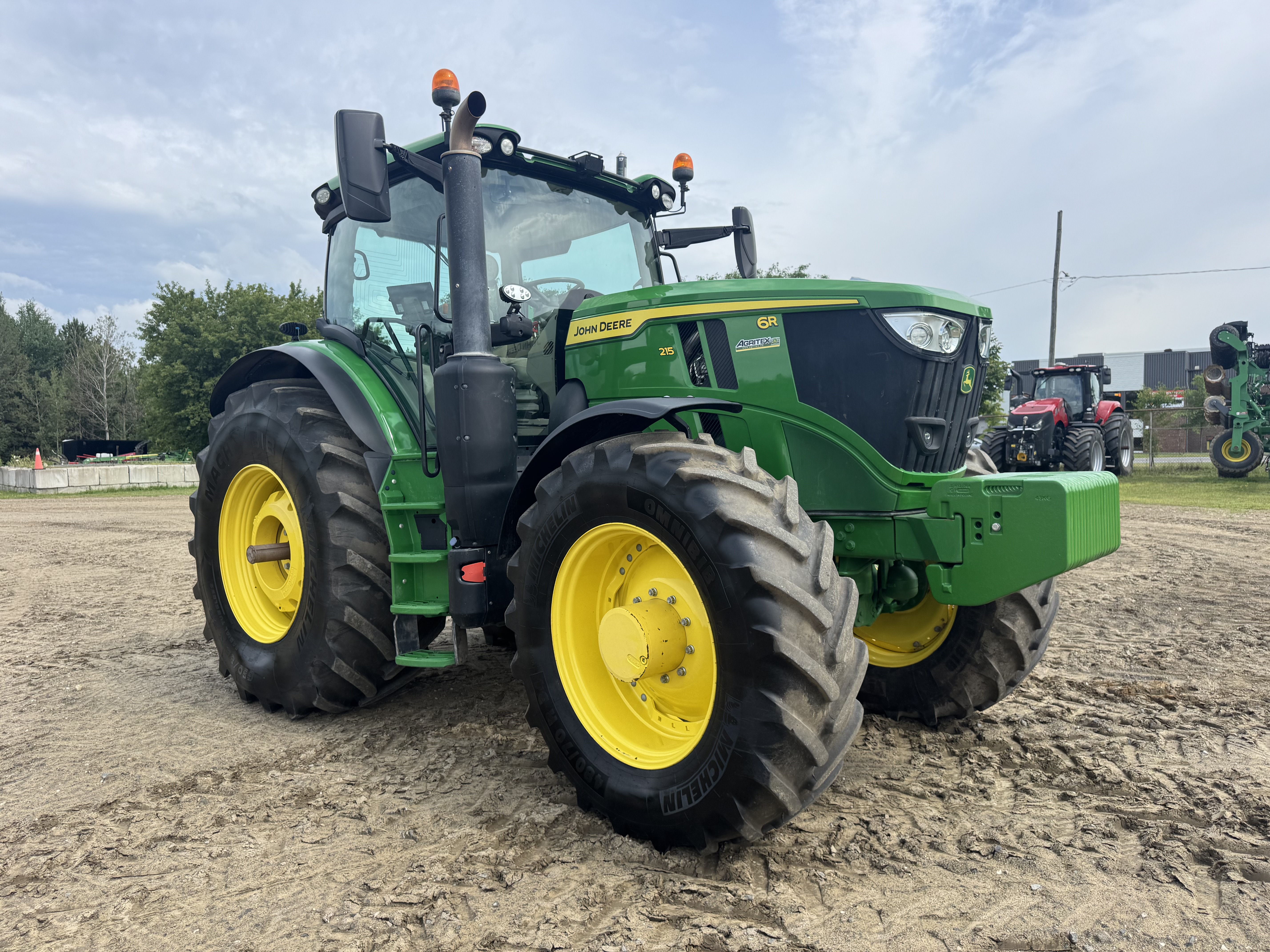John Deere 6R 215