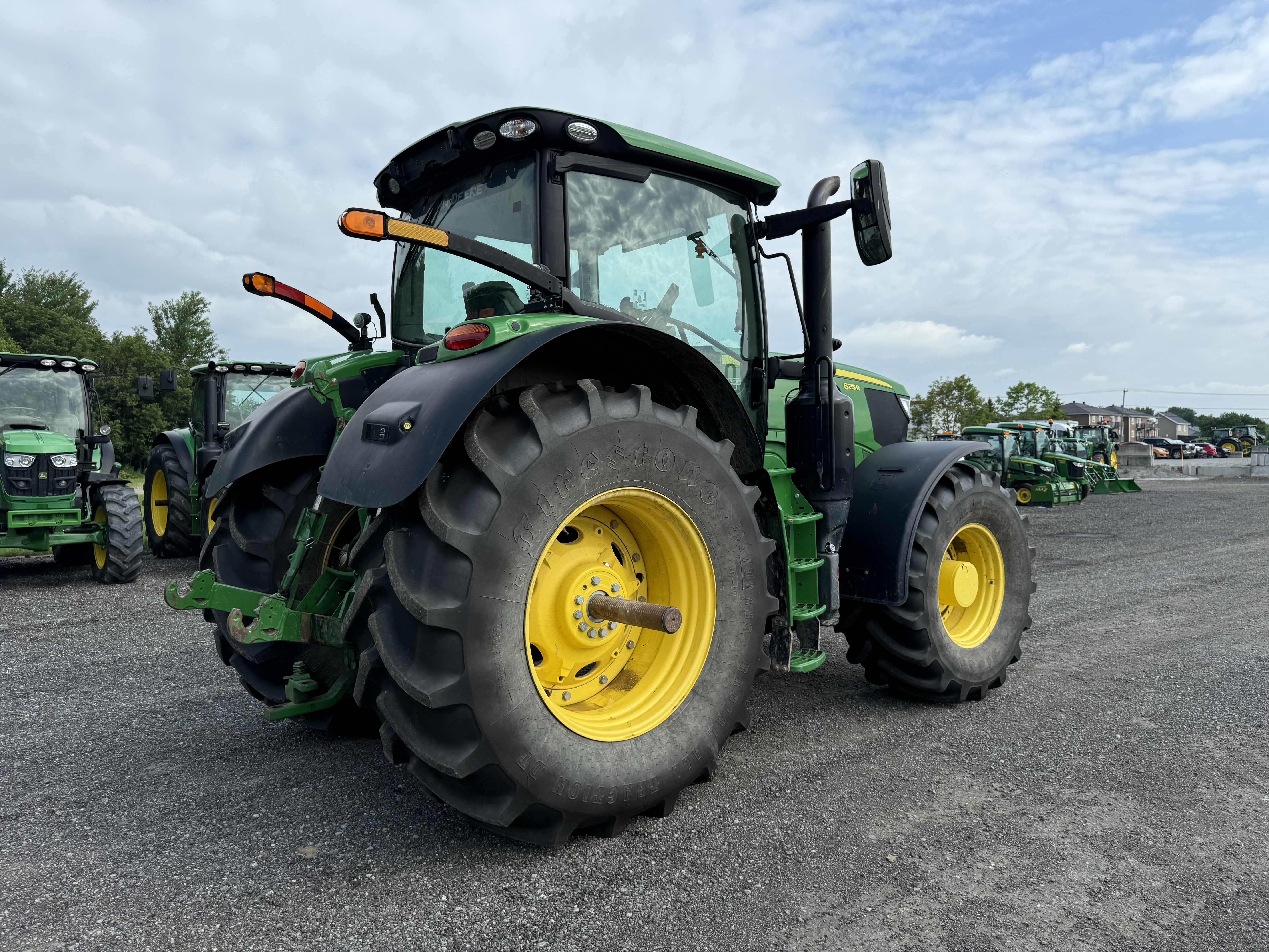 John Deere 6215R FRT HITCH PTO