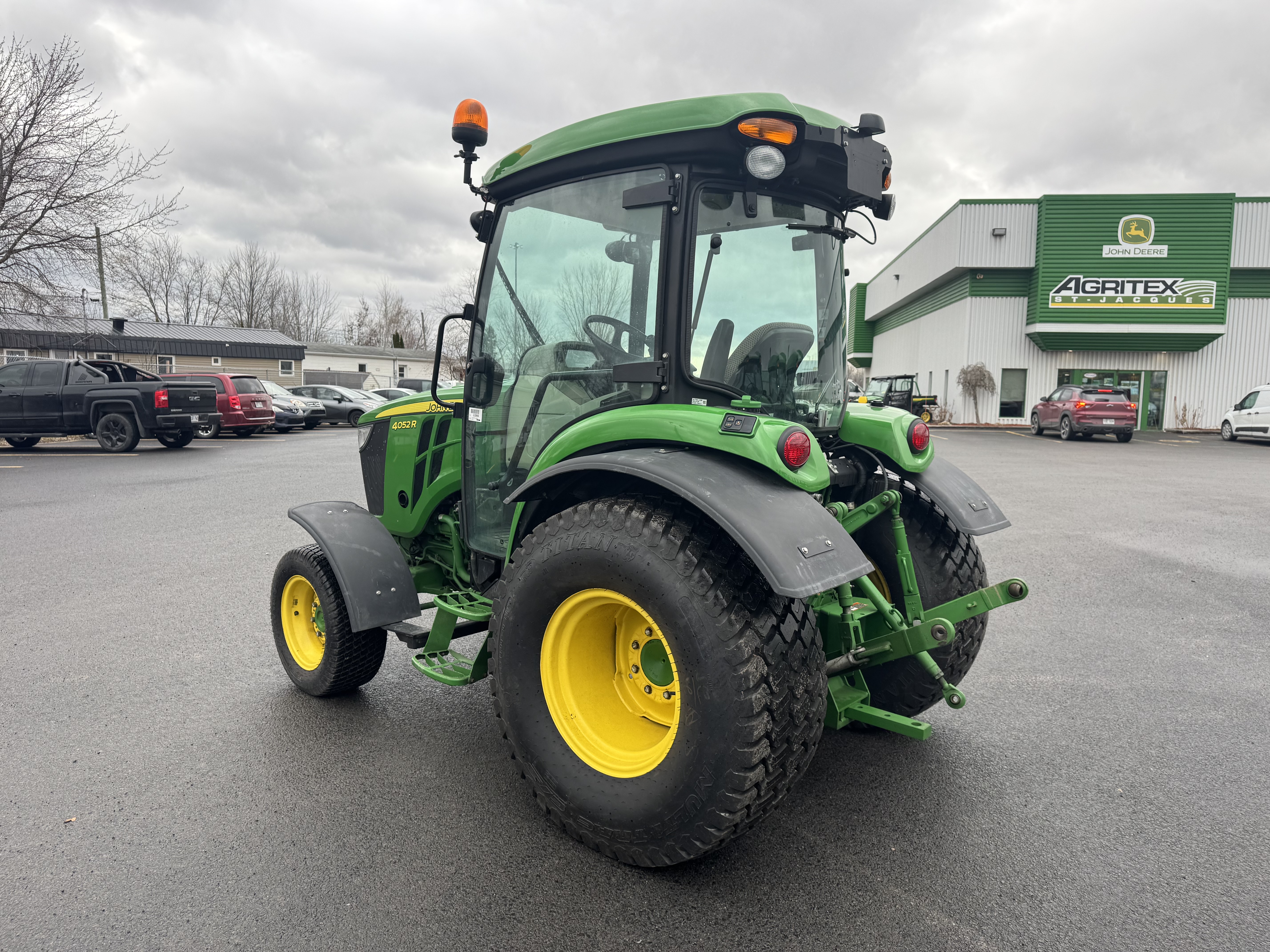 John Deere 4052R TURF    