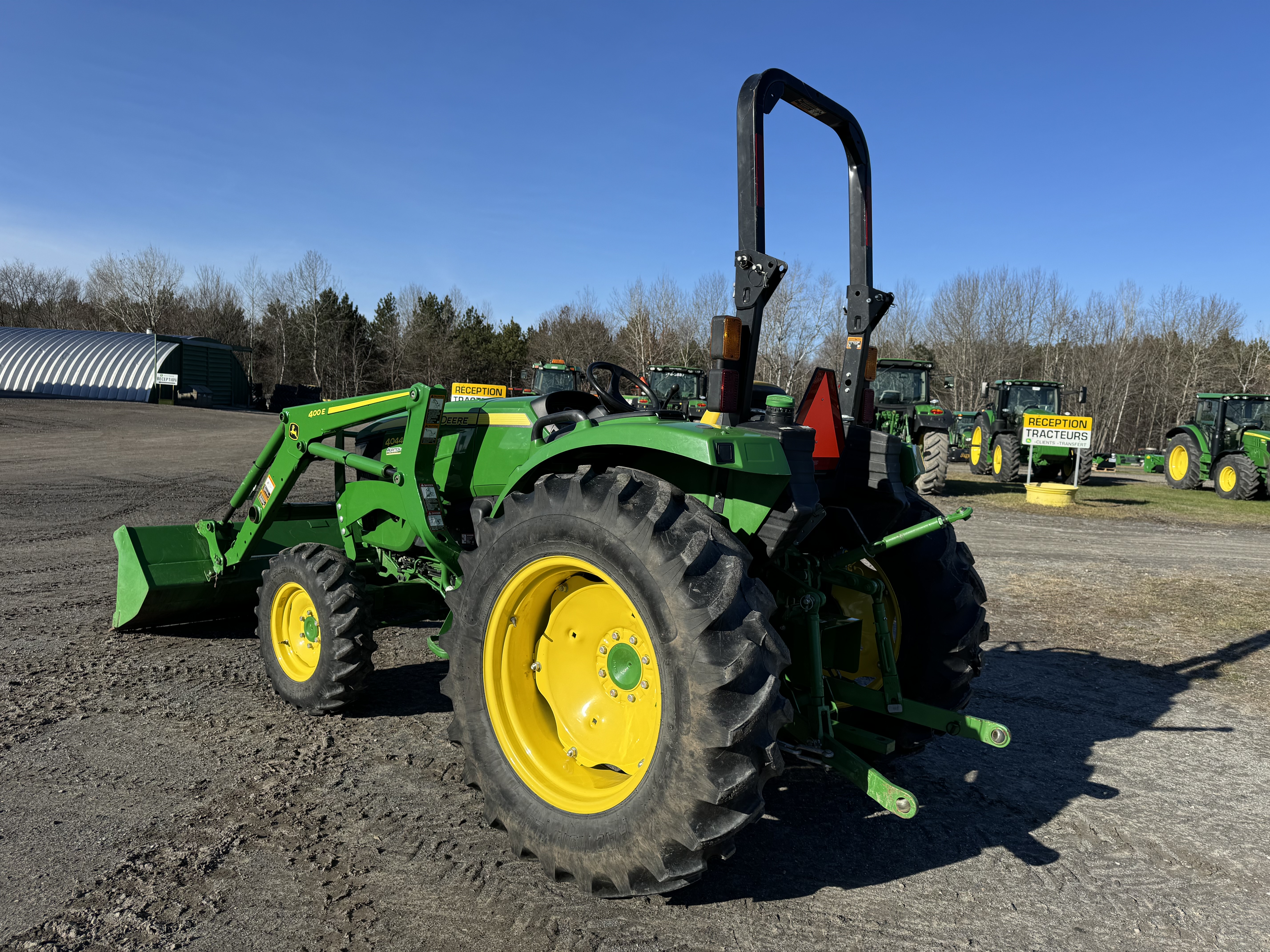 John Deere 4044M