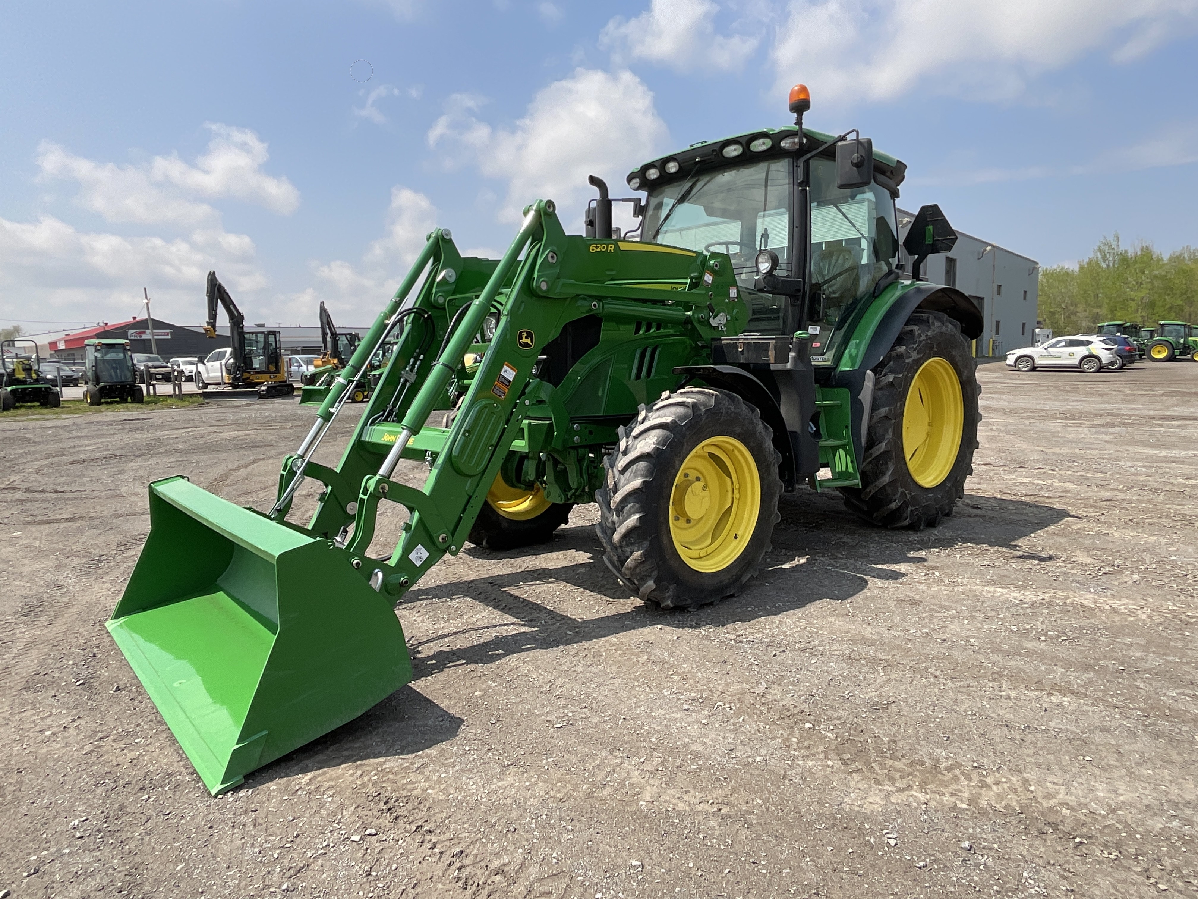 John Deere 6120R 