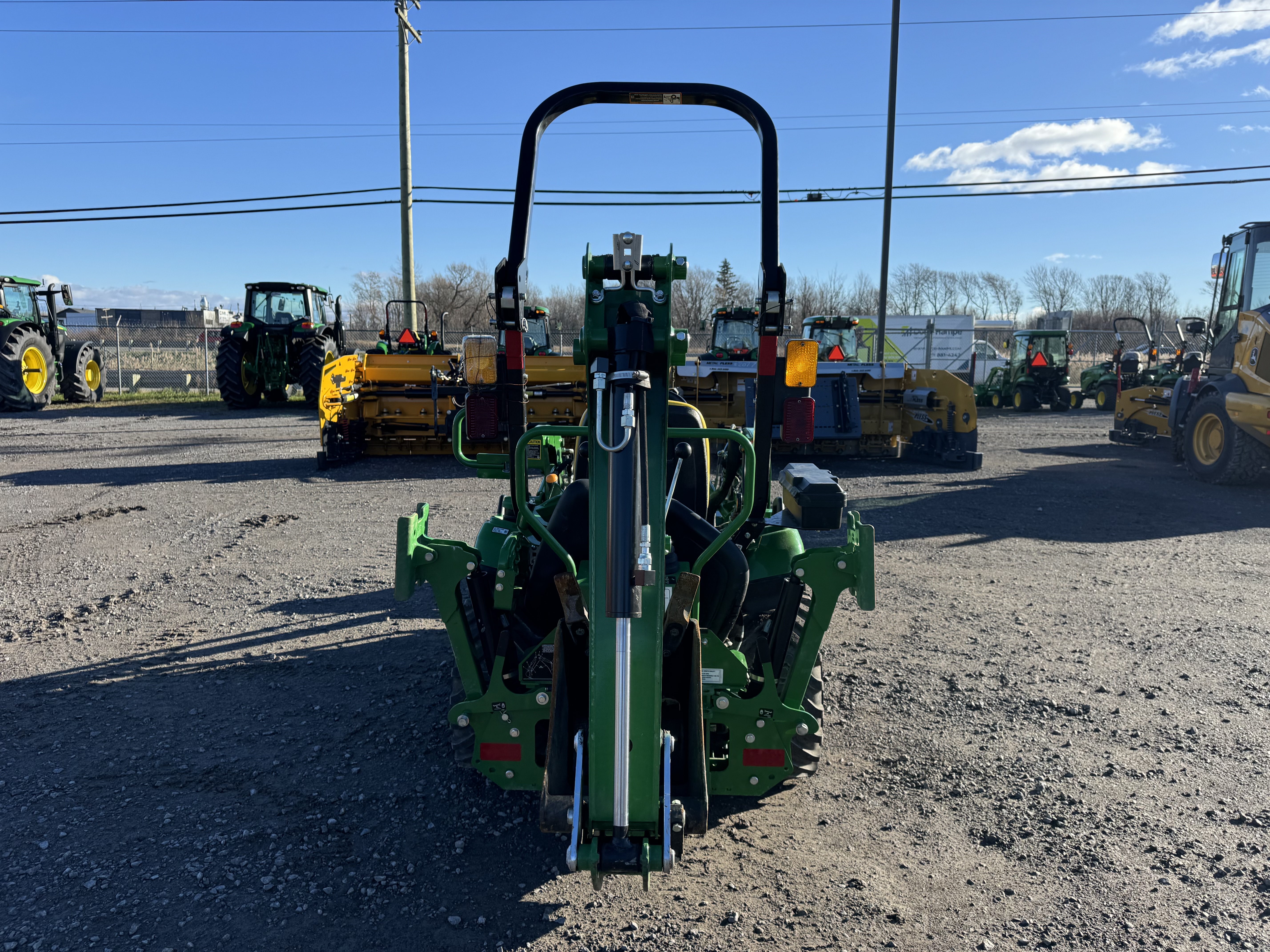 John Deere 1023E TLB