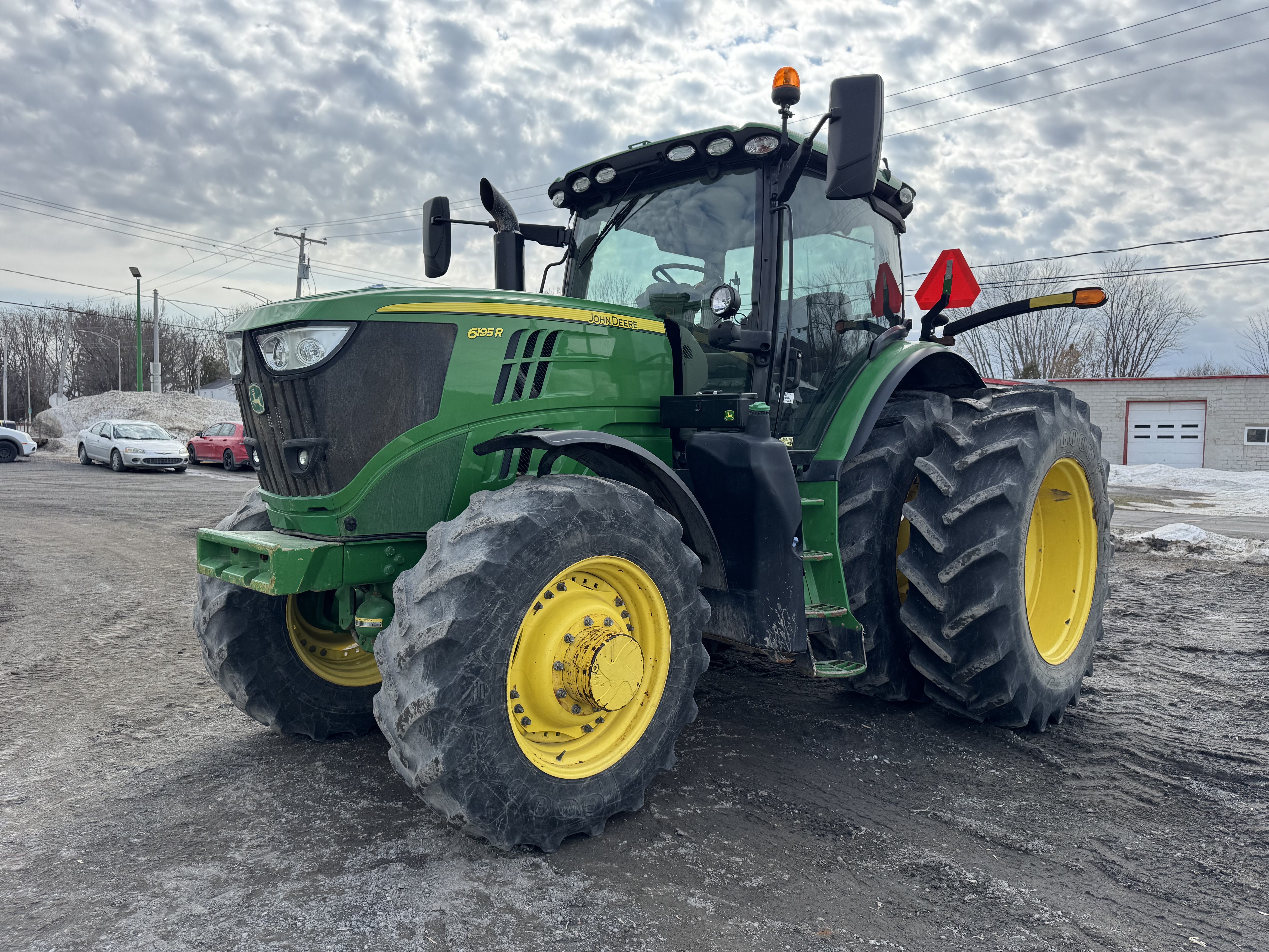 John Deere 6195R 