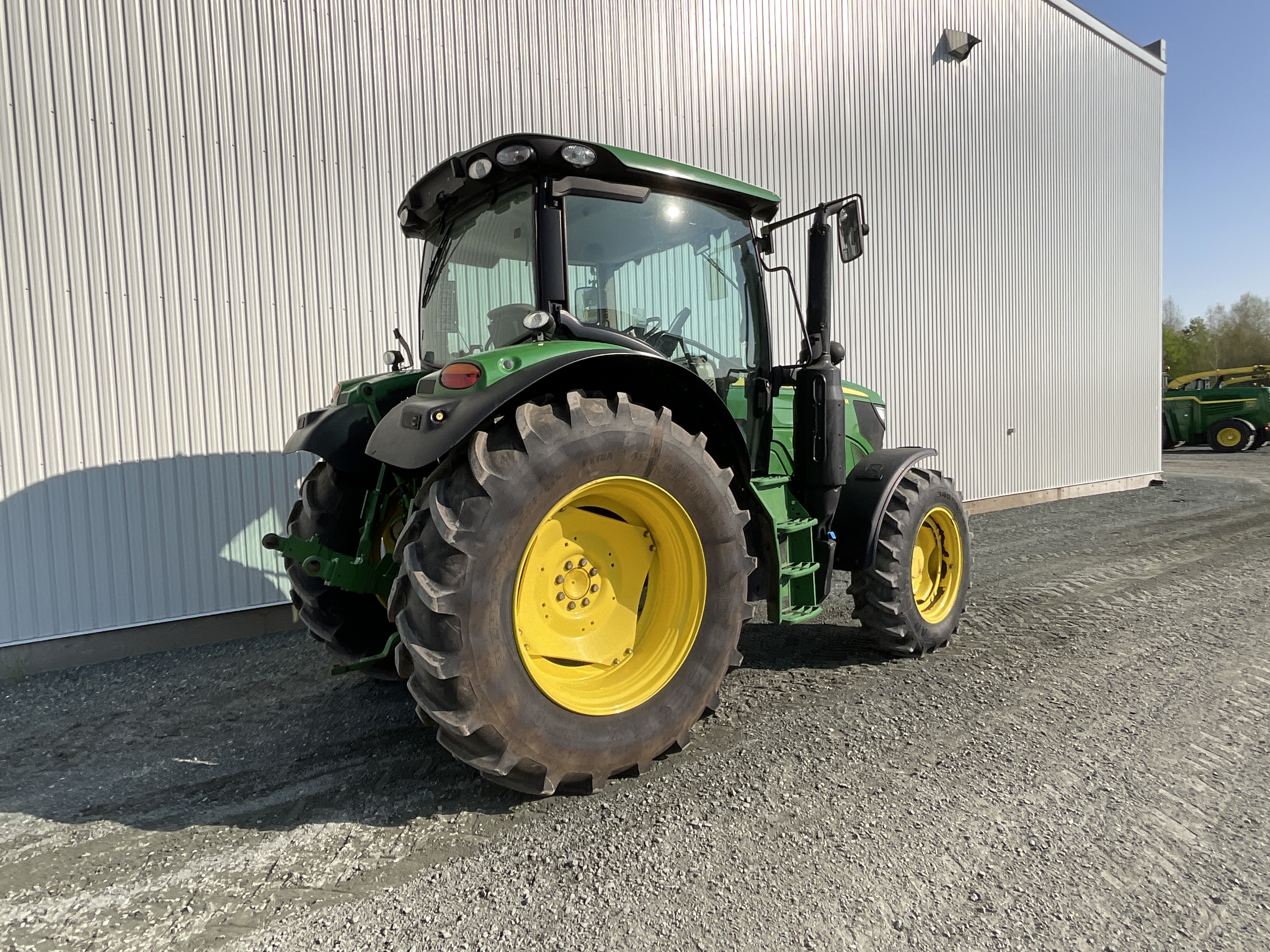 John Deere 6110R 