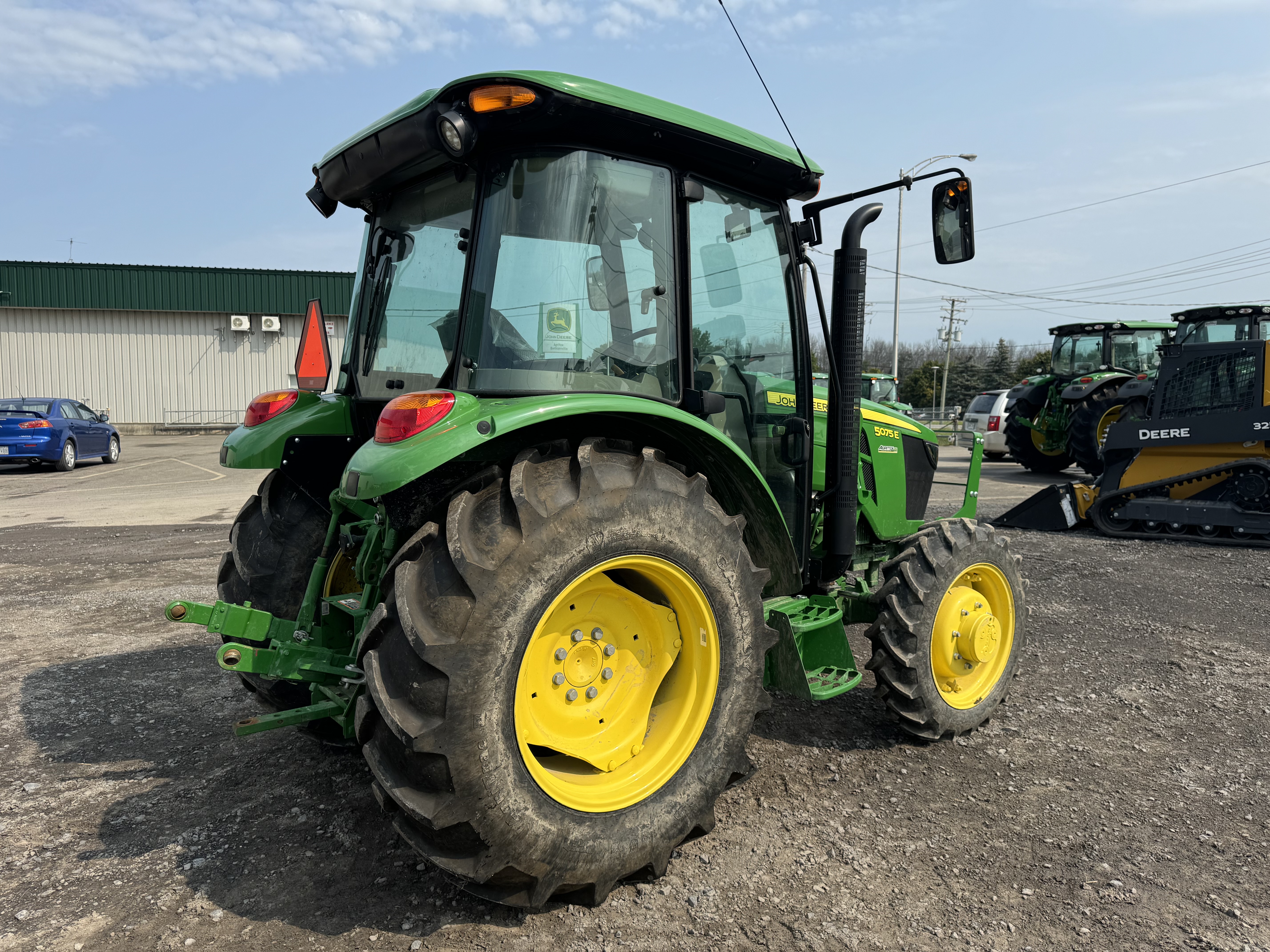 John Deere 5075E