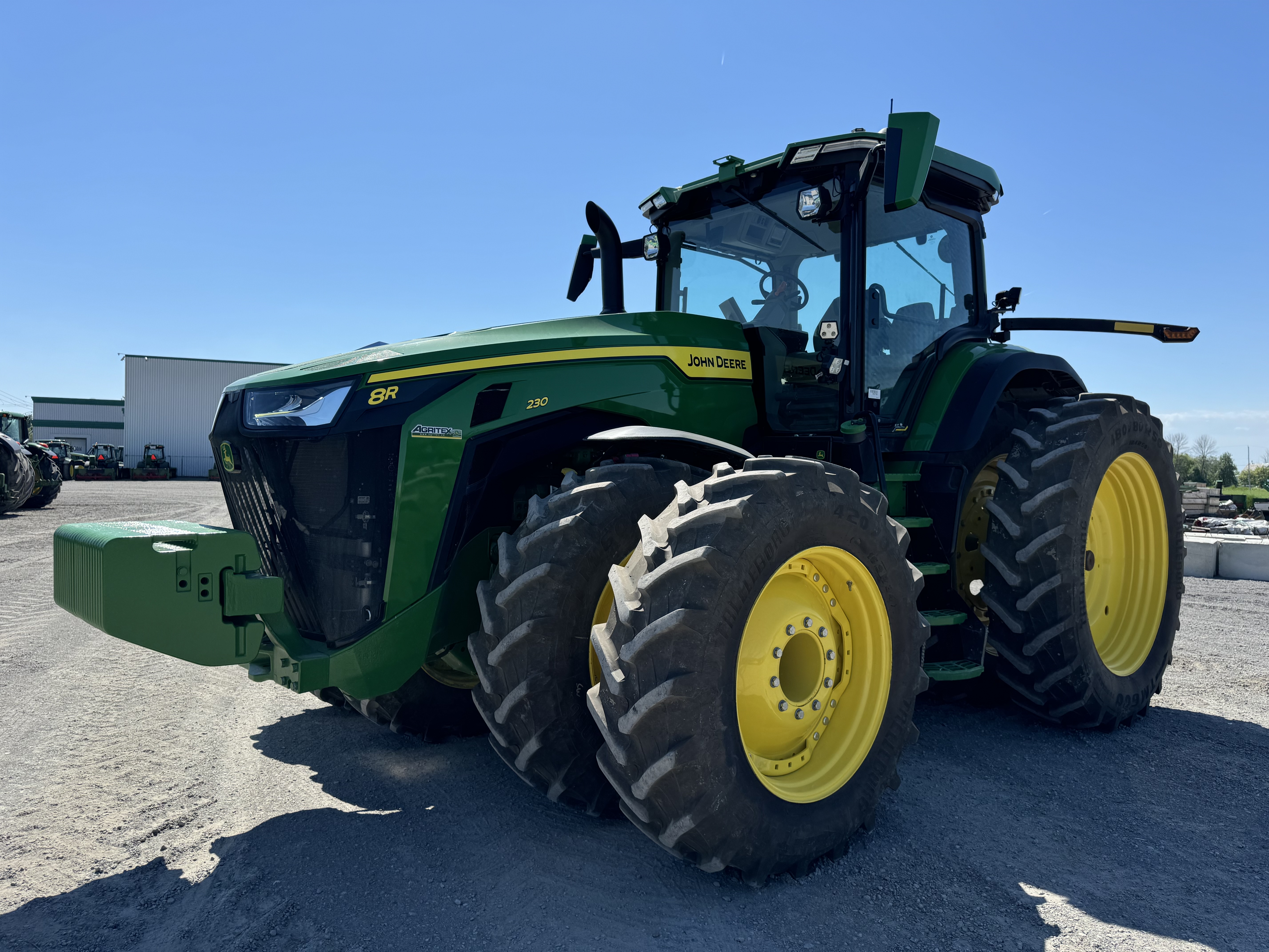 John Deere 8R 230