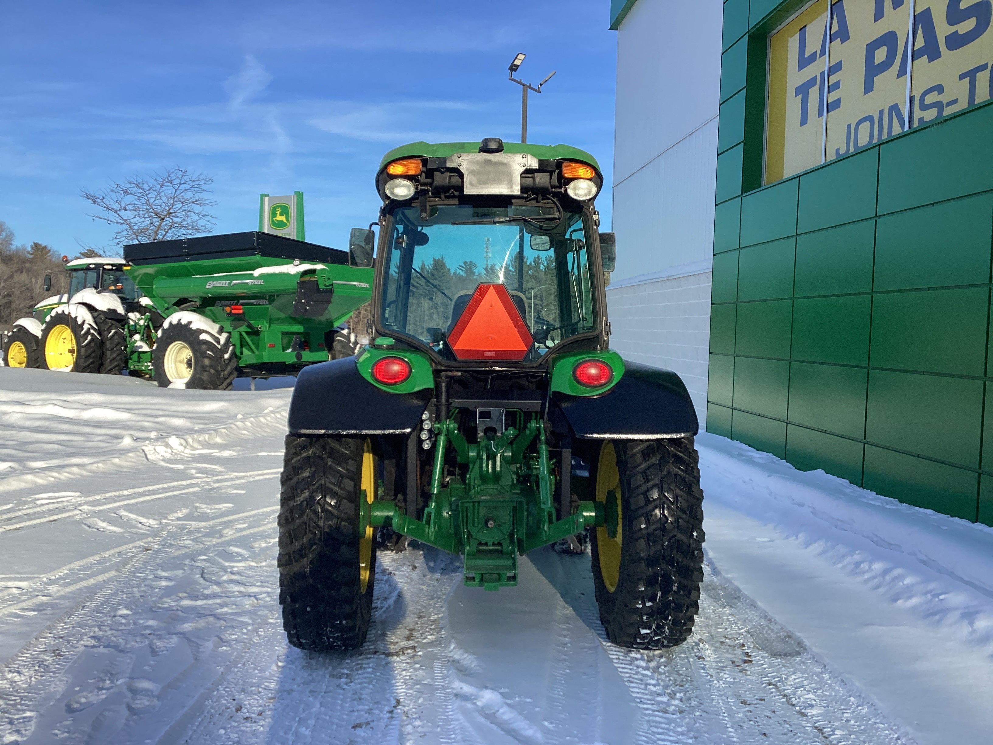 John Deere 4066R GRATTE NOKIAN    