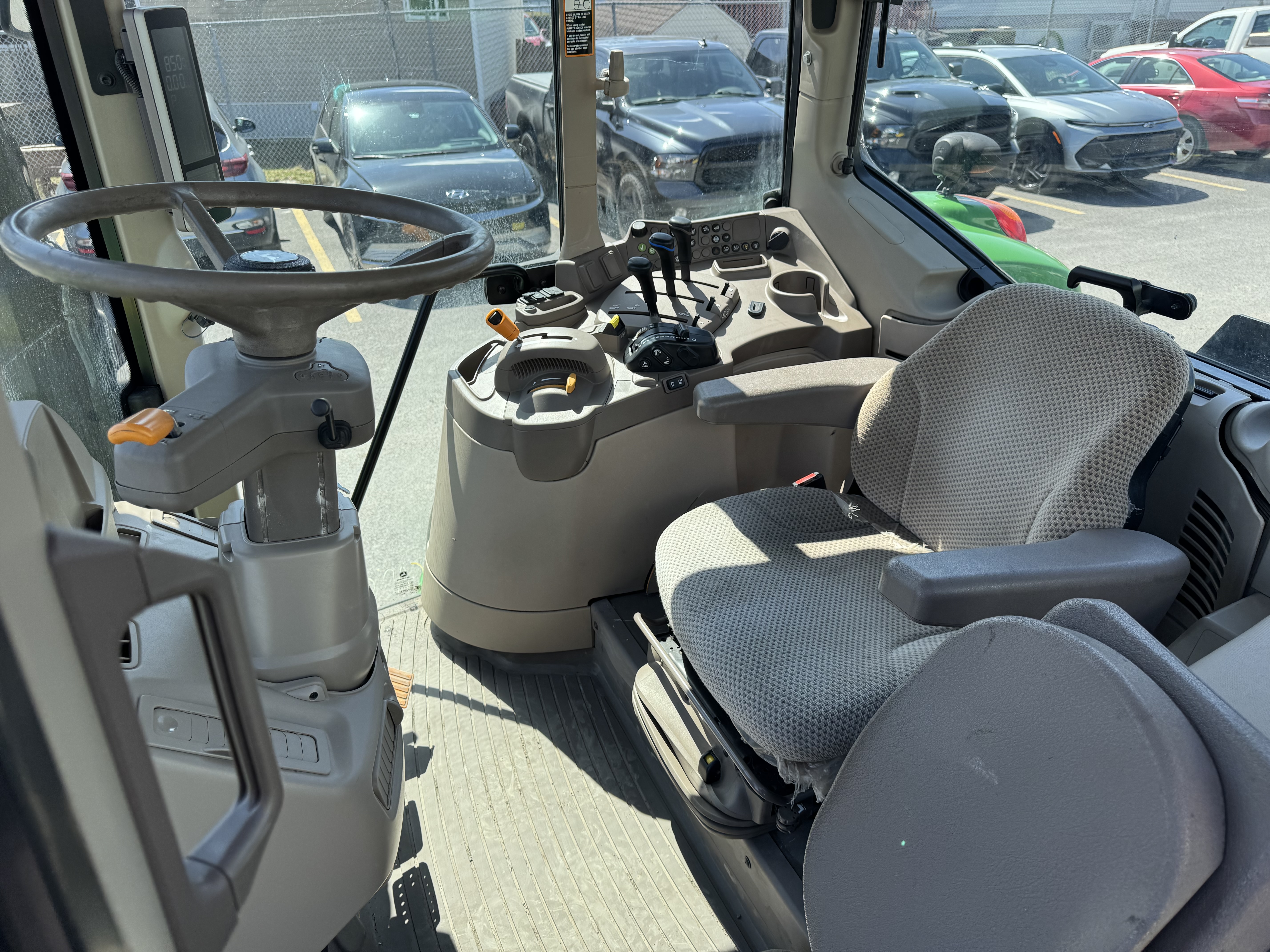John Deere 6110M