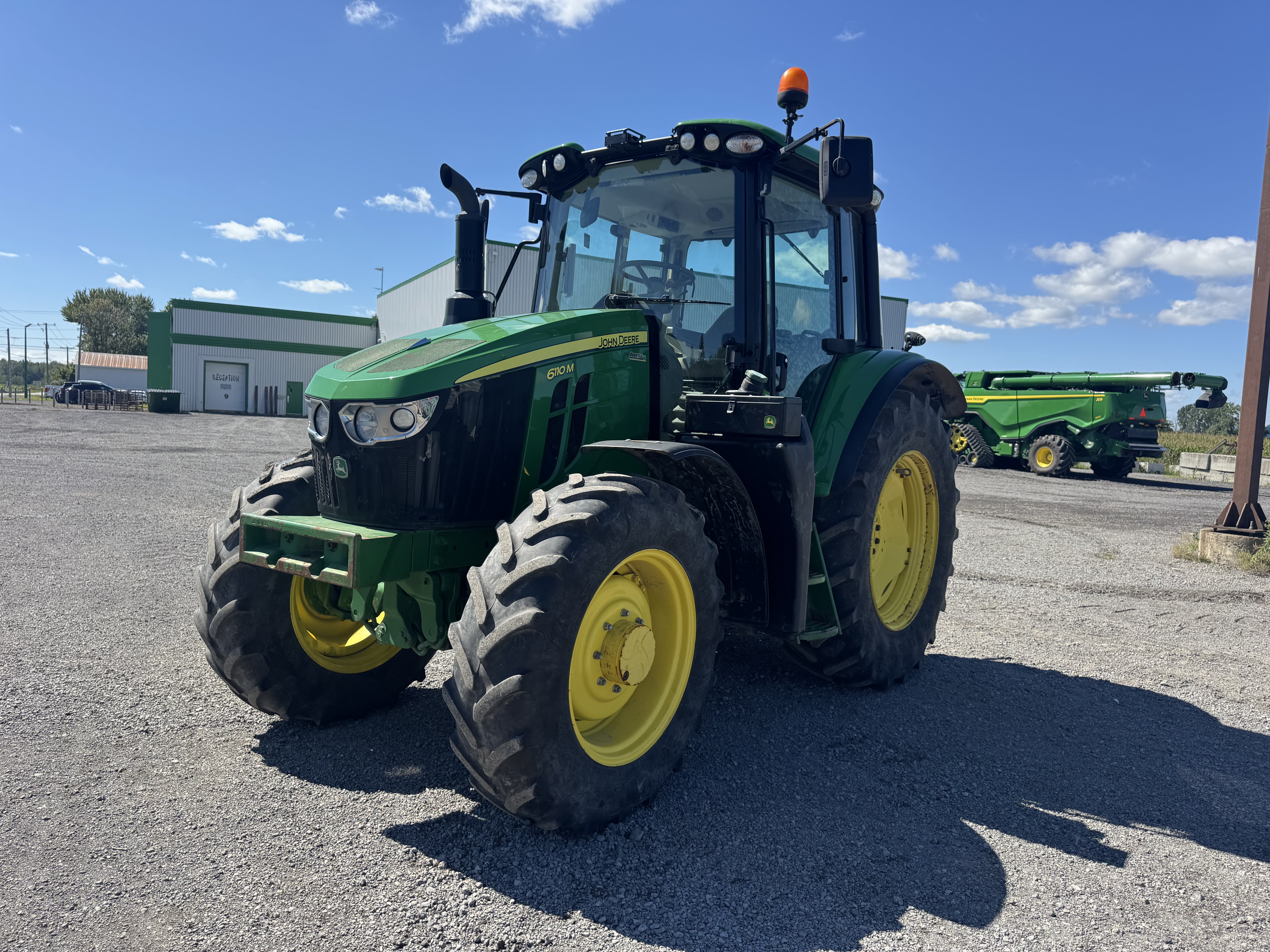 John Deere 6110M