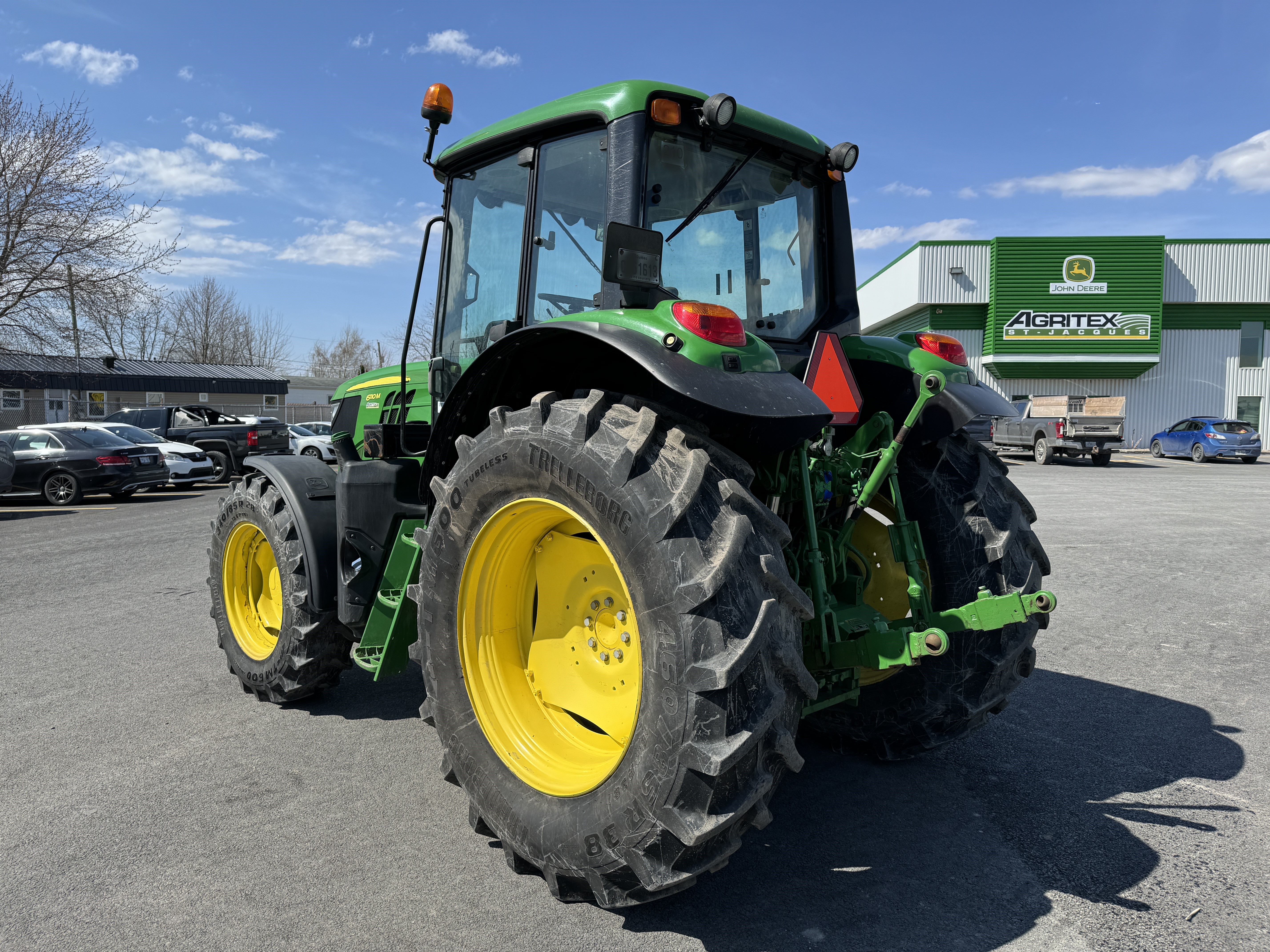John Deere 6110M