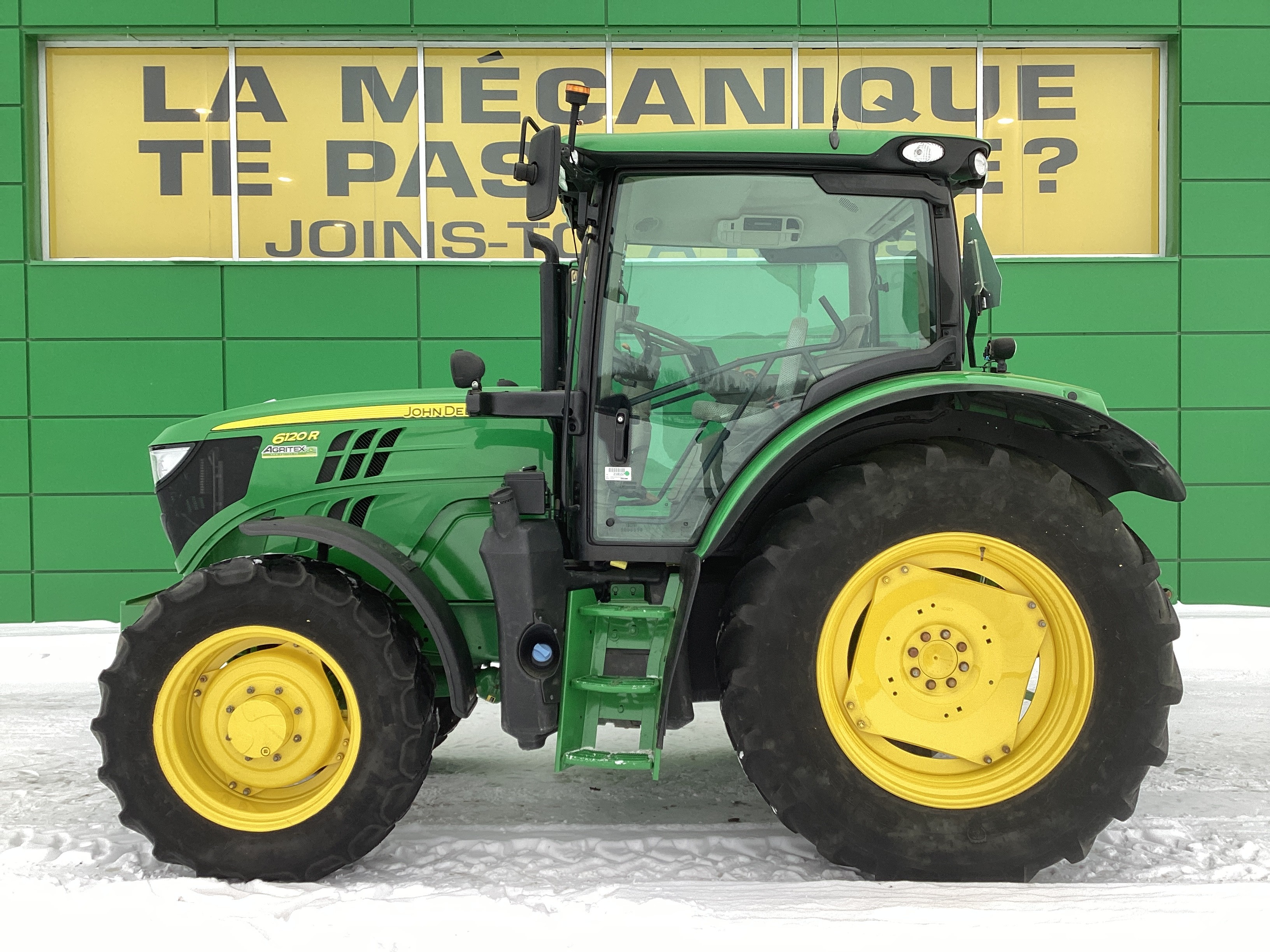 John Deere 6120R