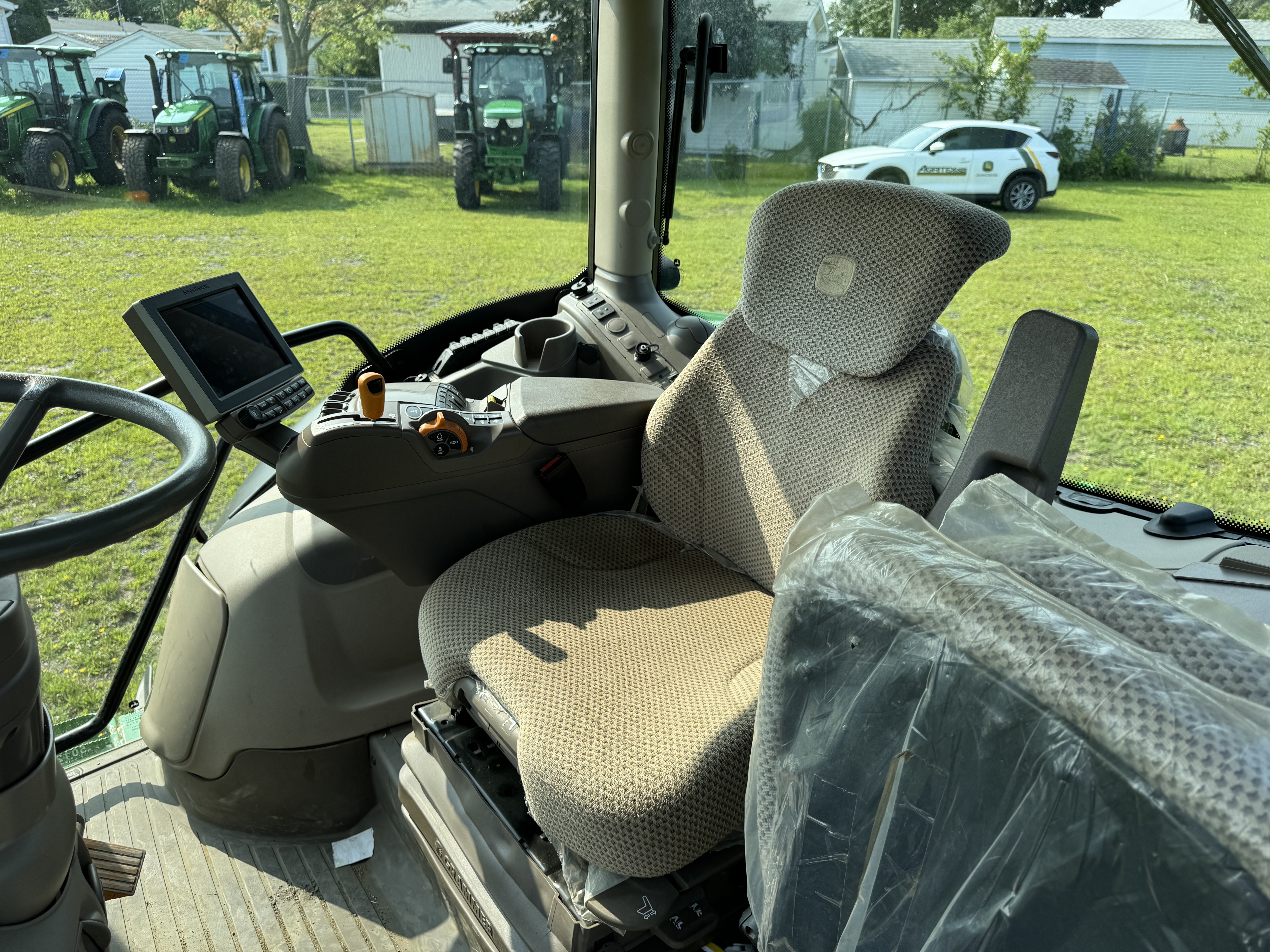 John Deere 6120R 