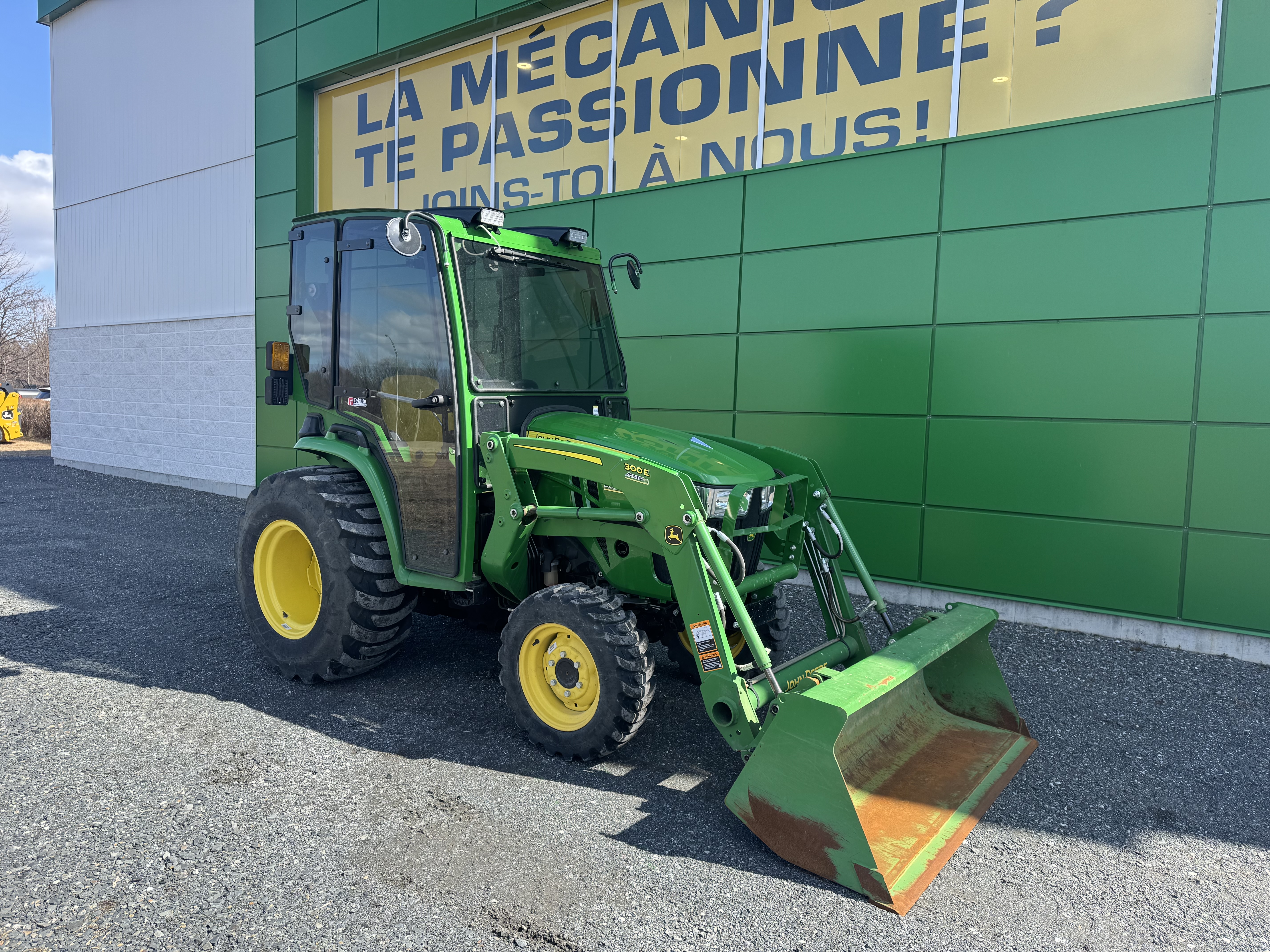 John Deere 3038E