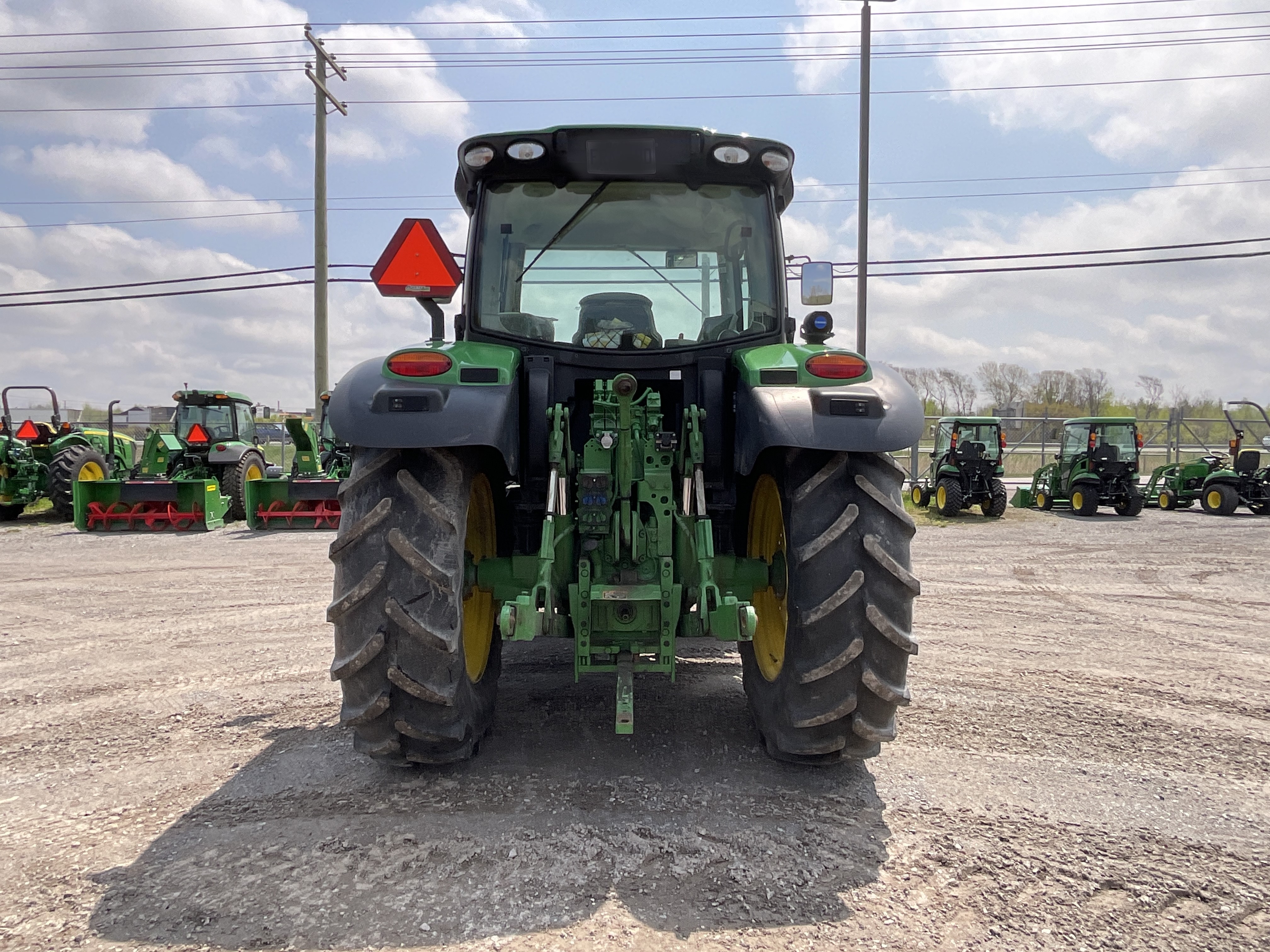 John Deere 6120R 