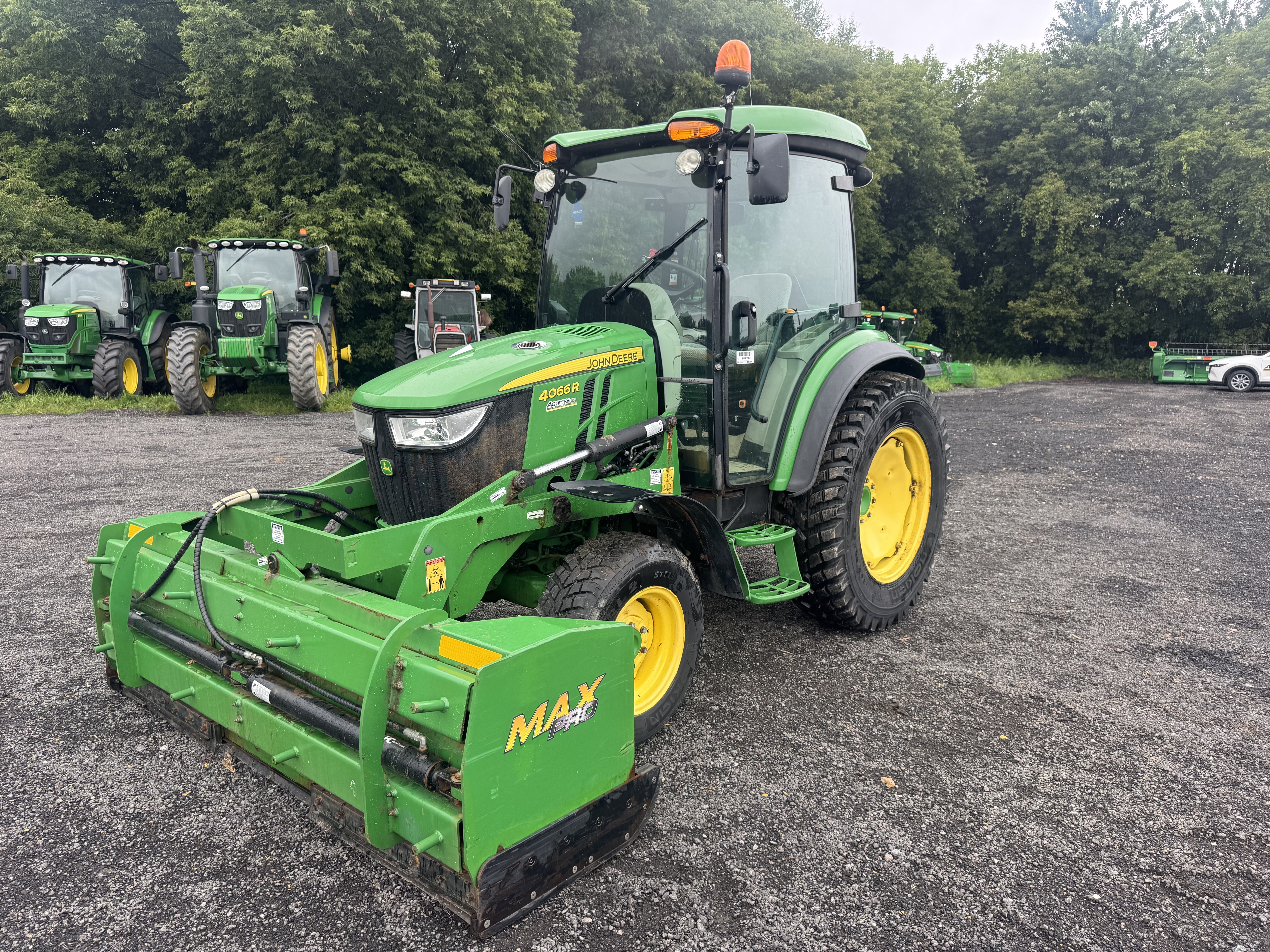 John Deere 4066R NOKIAN GRATTE AUTRE
