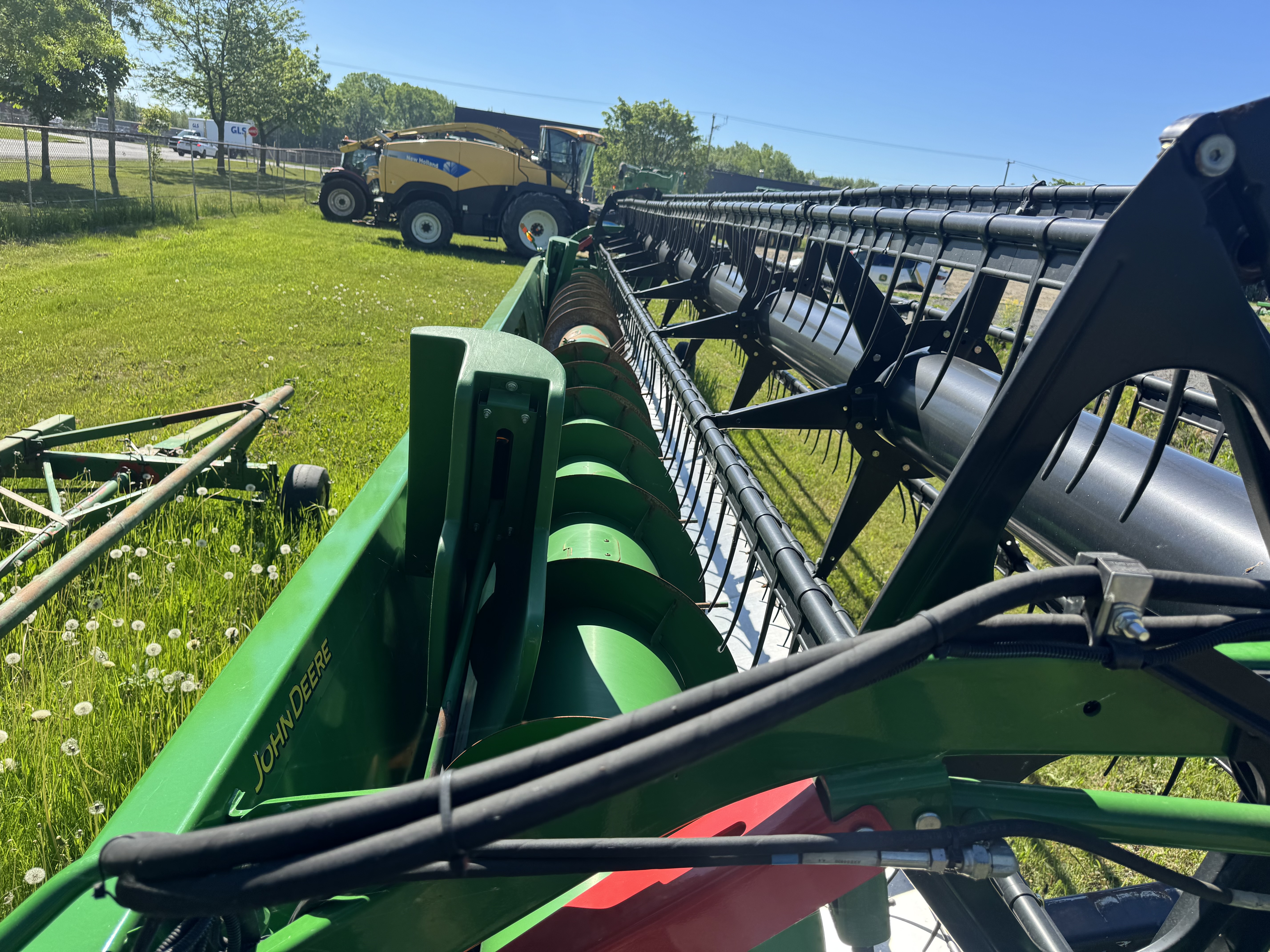 John Deere 635F