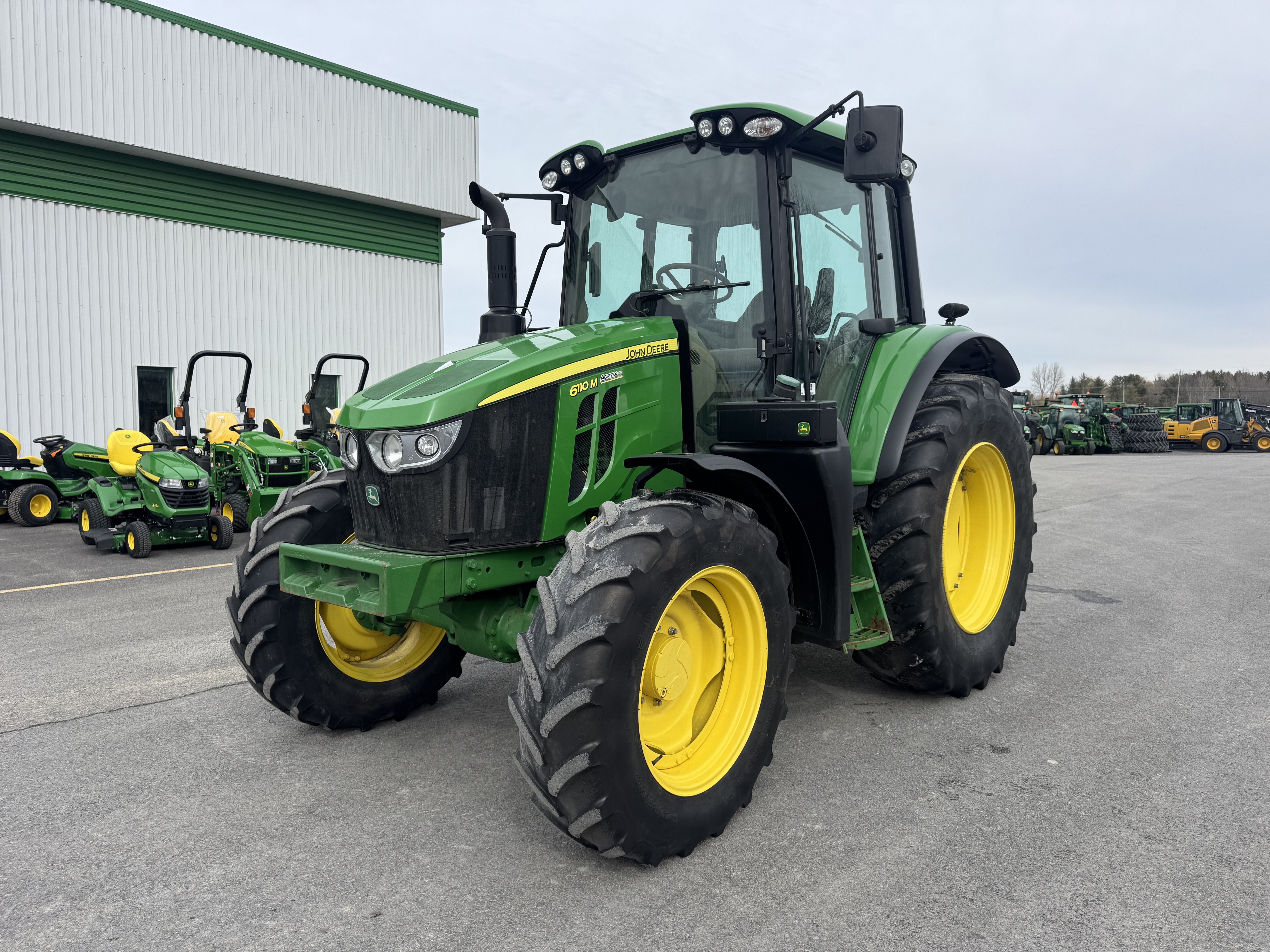John Deere 6110M 