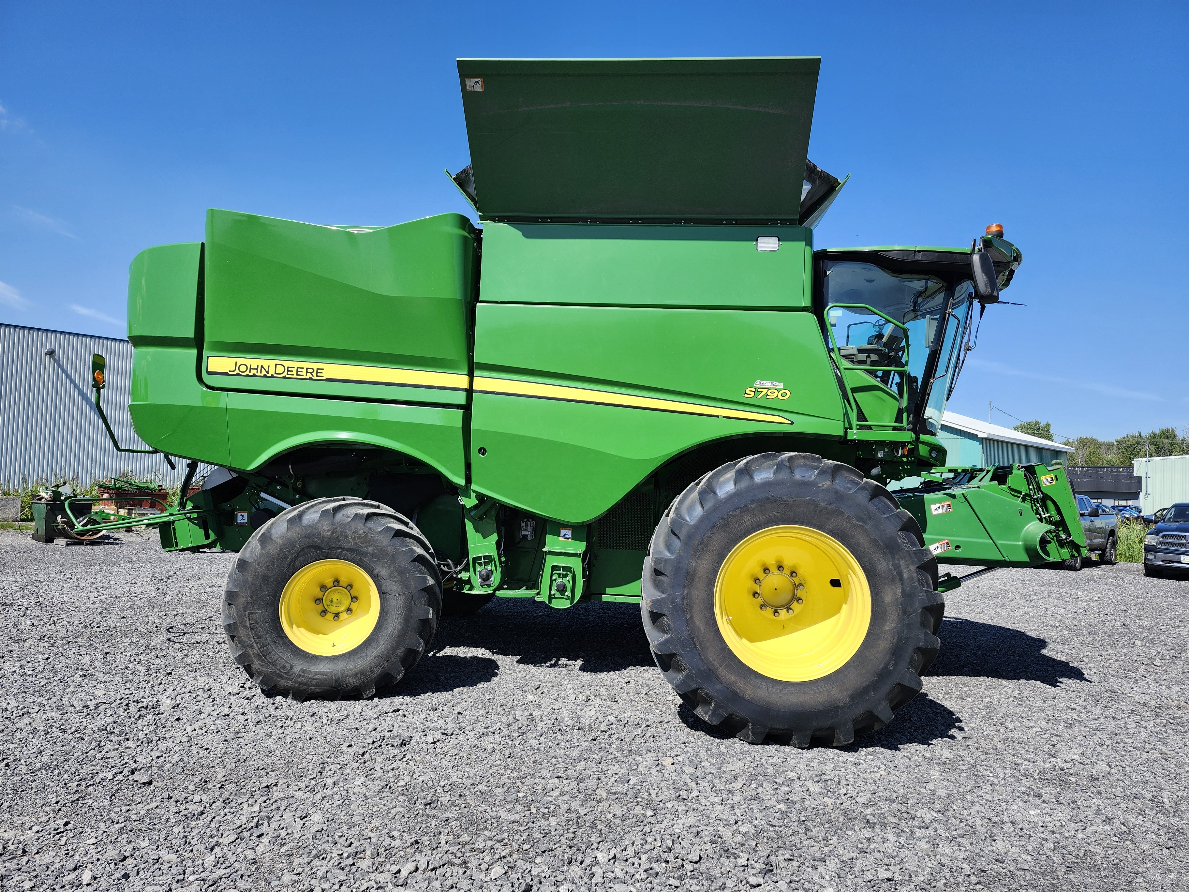 John Deere S790