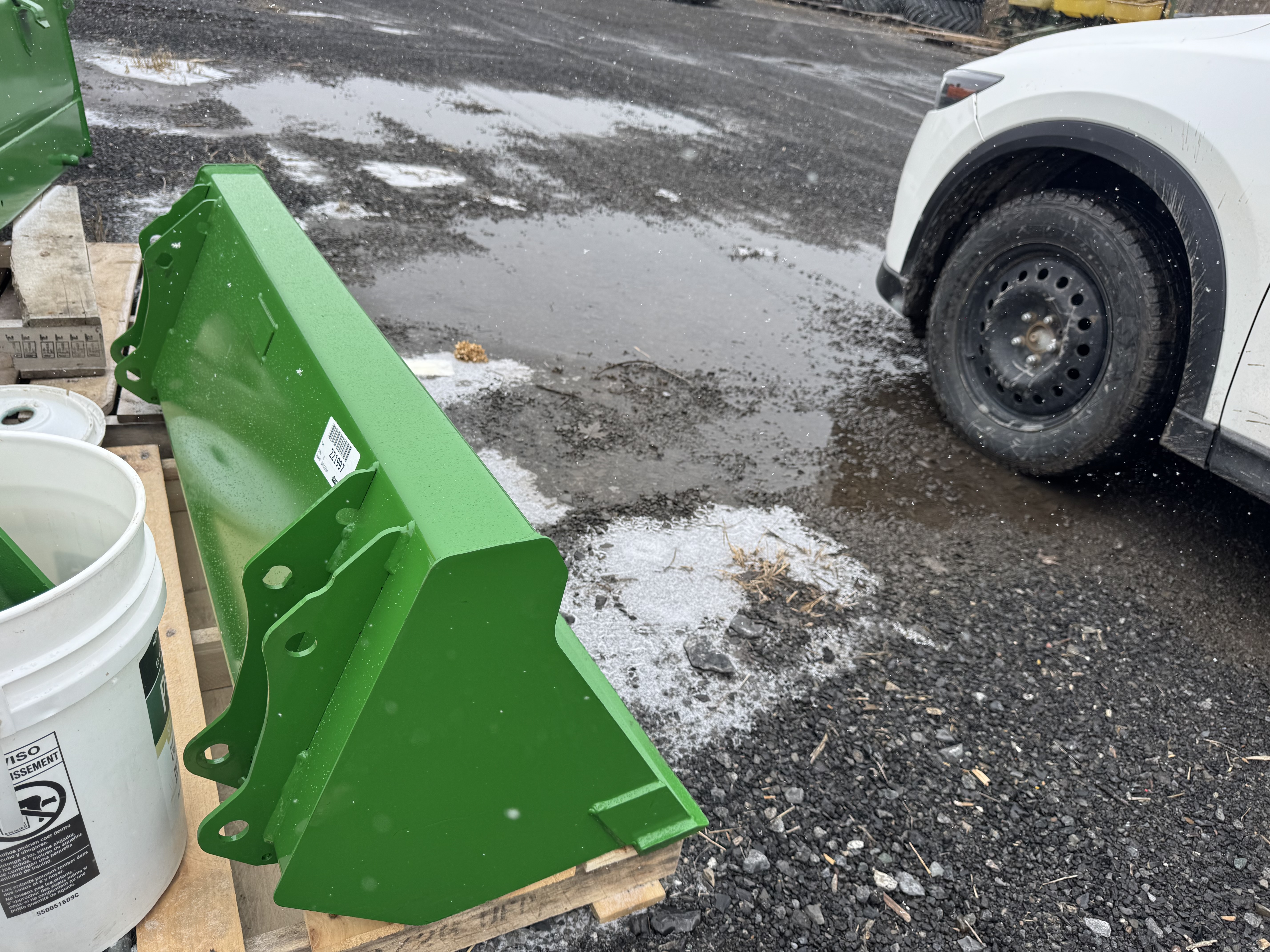 John Deere BUCKET 49 PC POUR 1023E