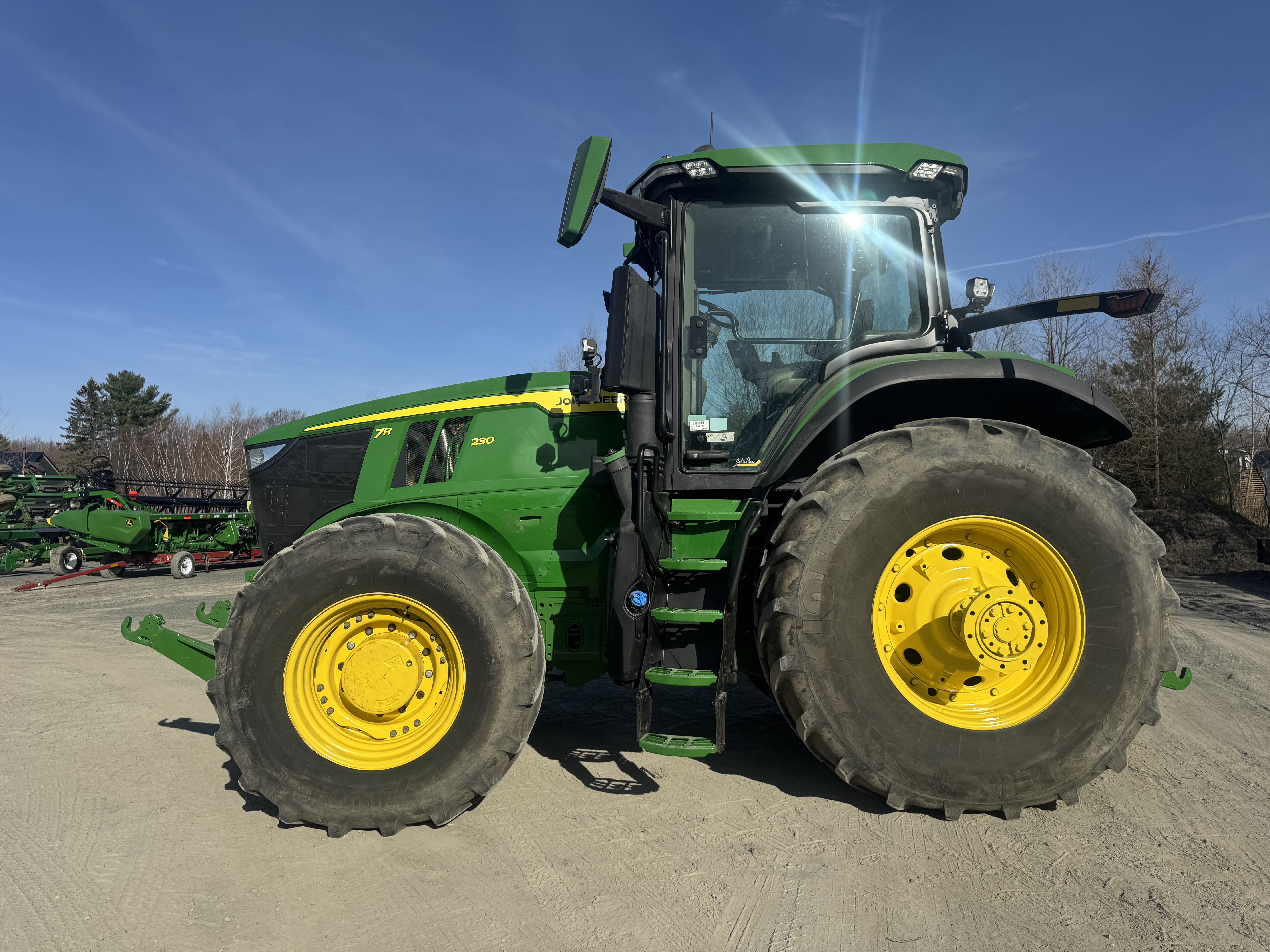 John Deere 7R 230 FRT HTCH PTO