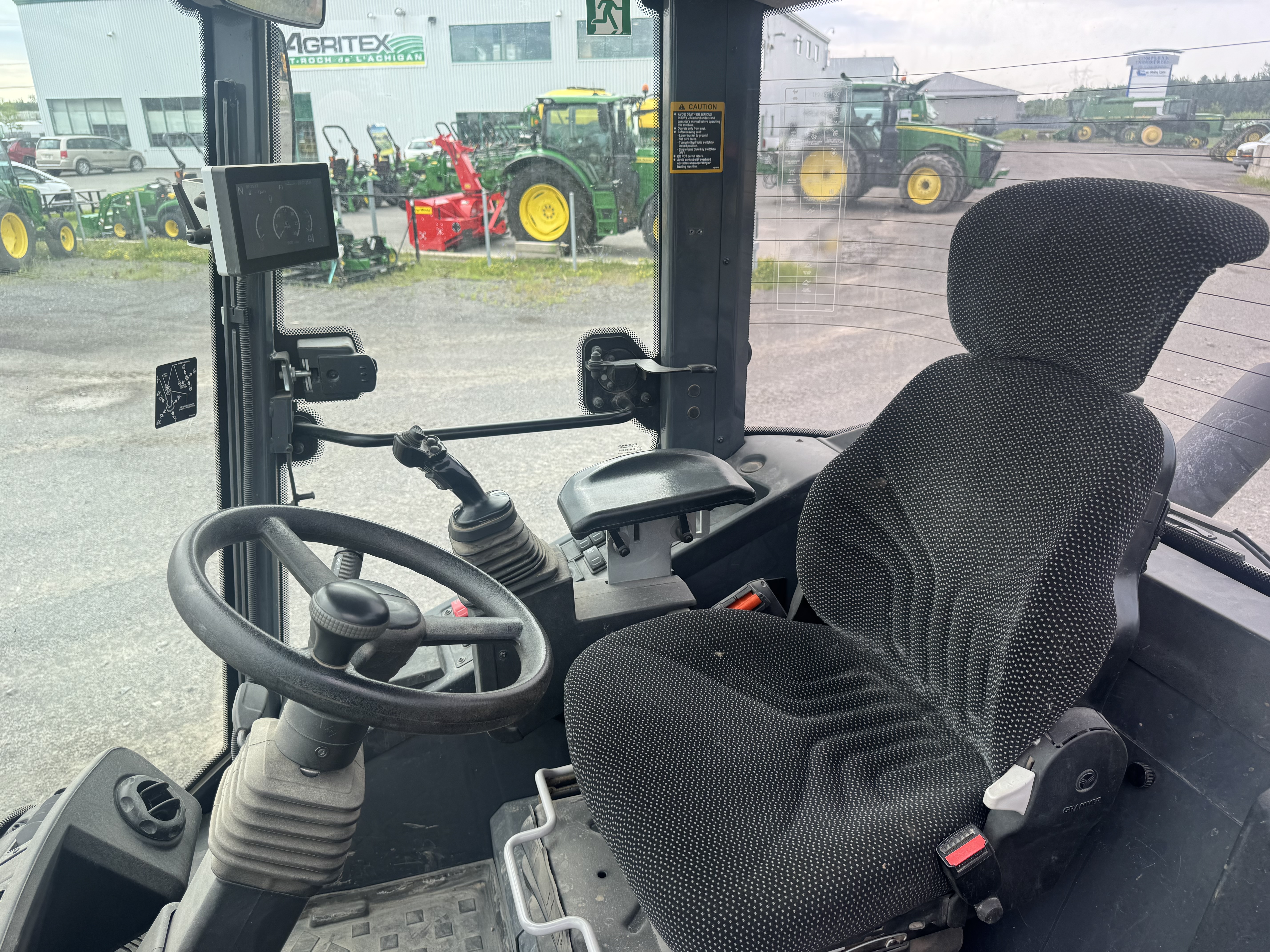 John Deere 244L