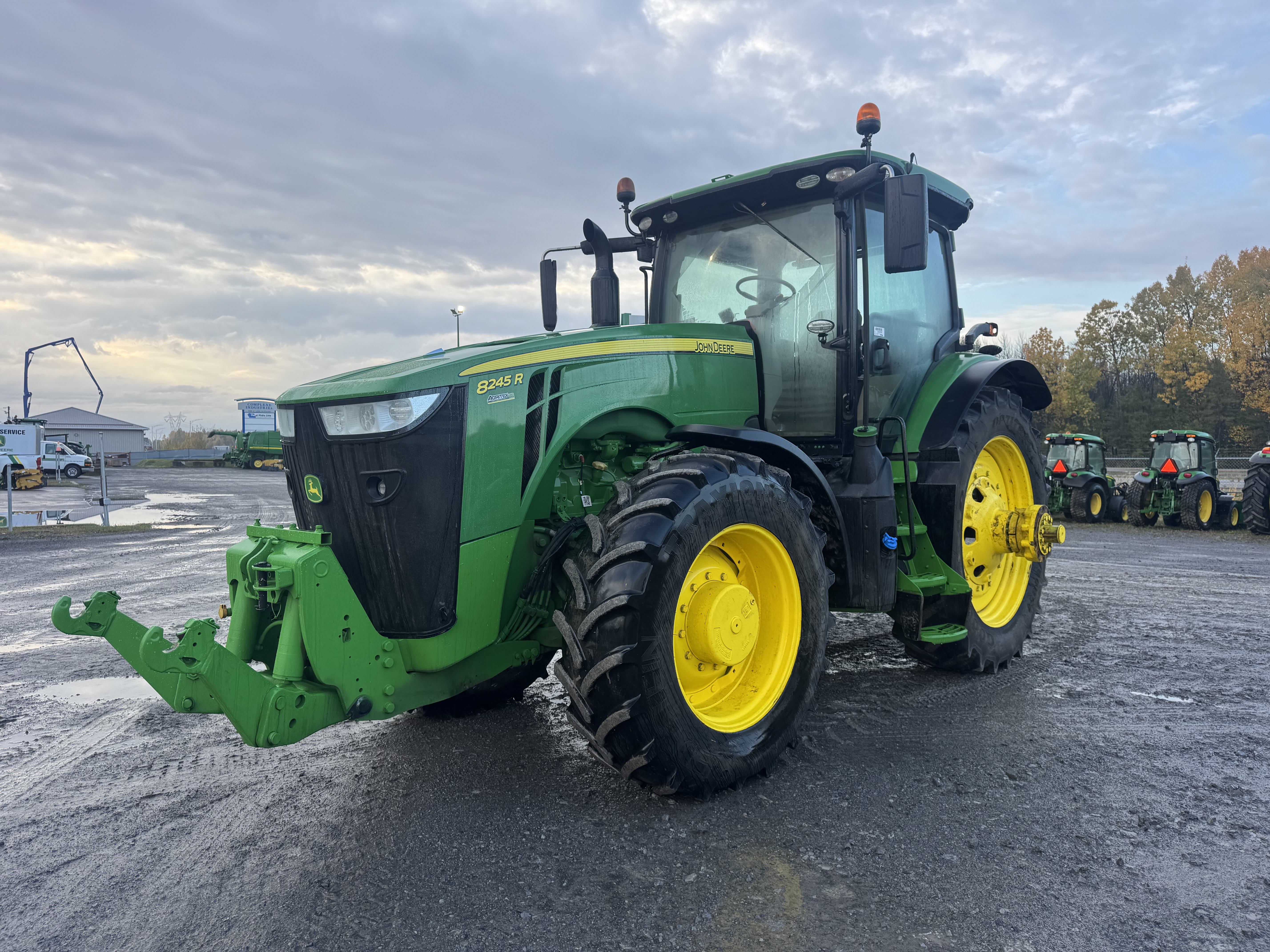 John Deere 8245R FRT HITCH