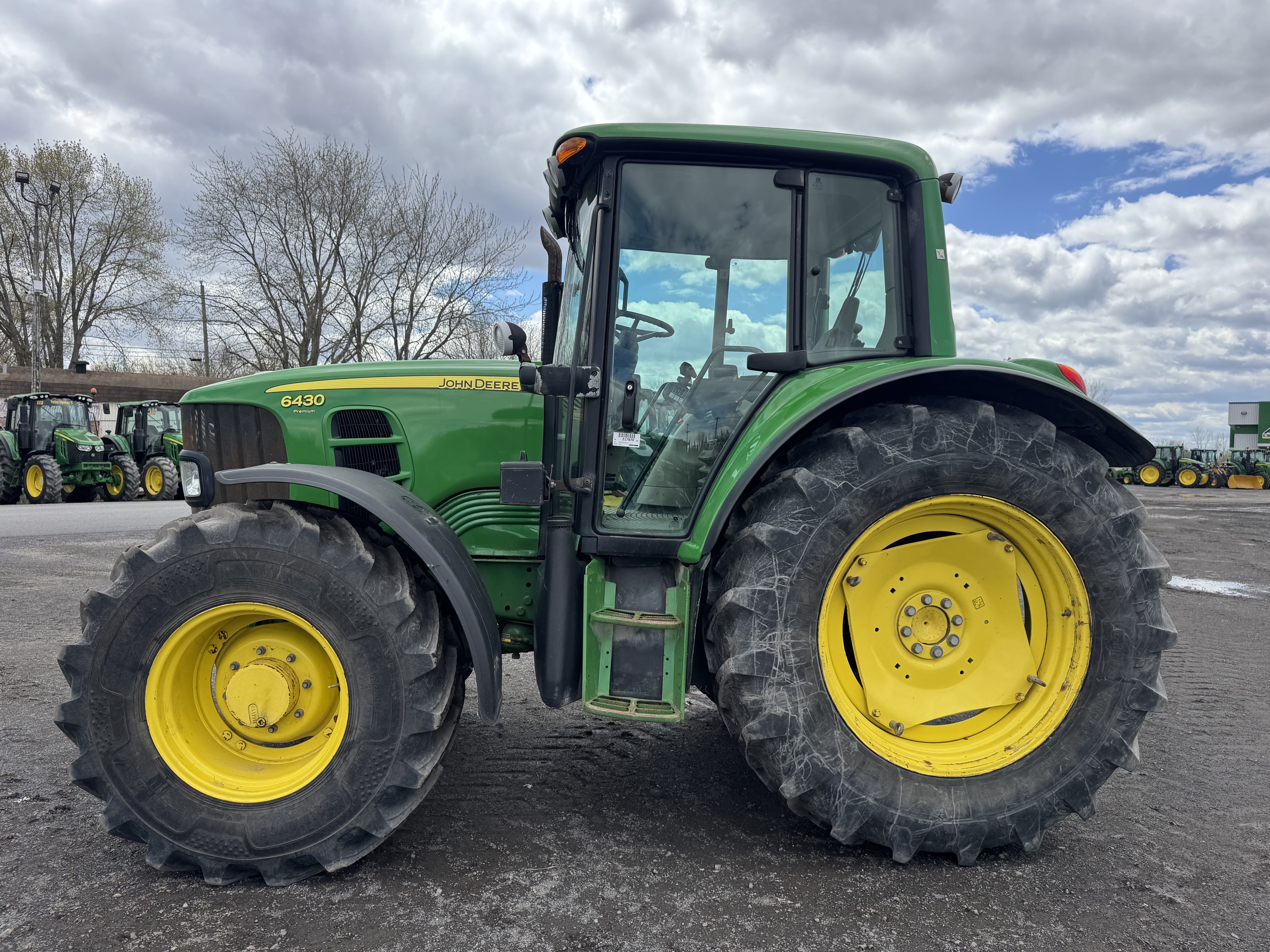 John Deere 6430