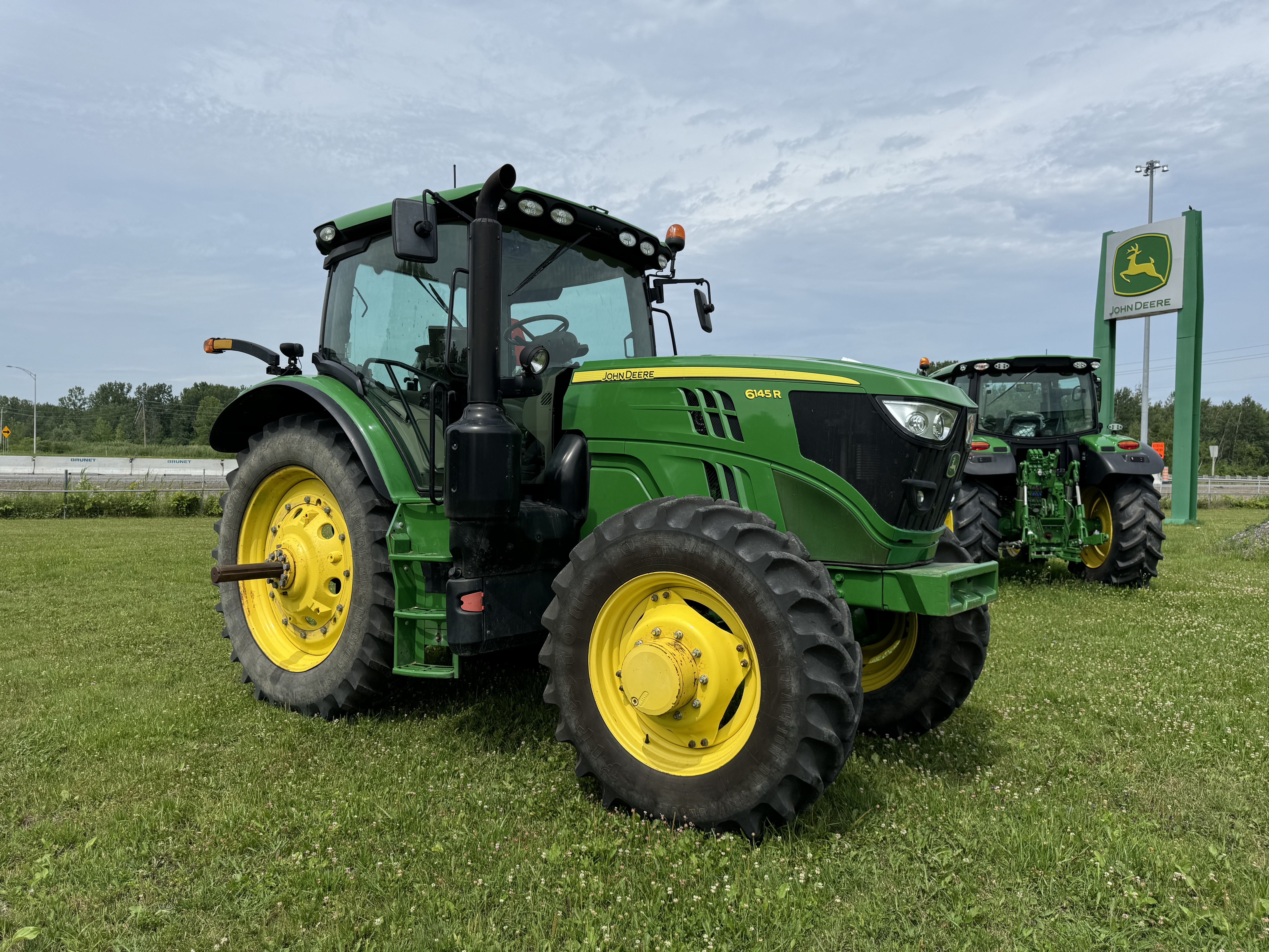 John Deere 6145R