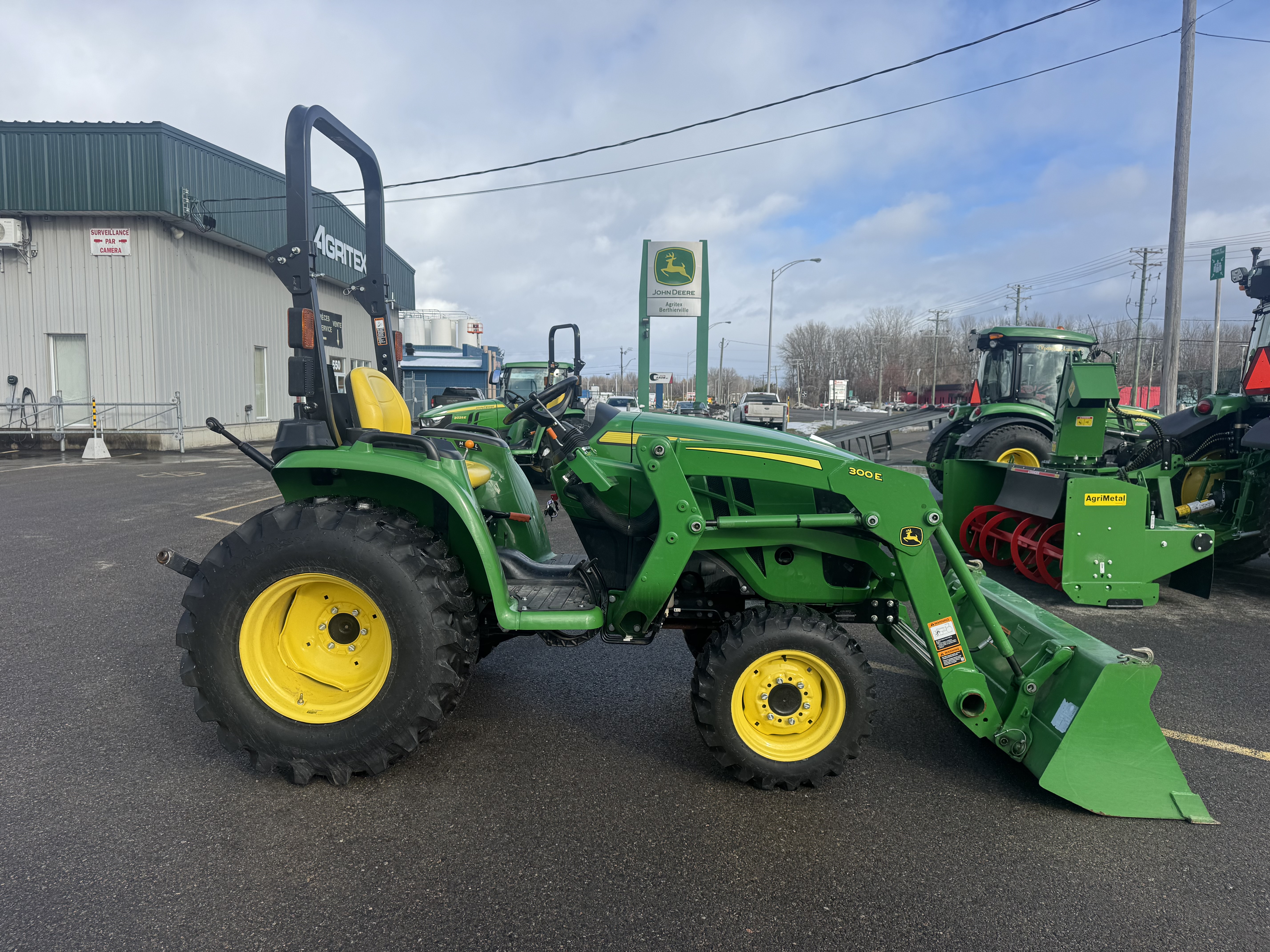 John Deere 3025E