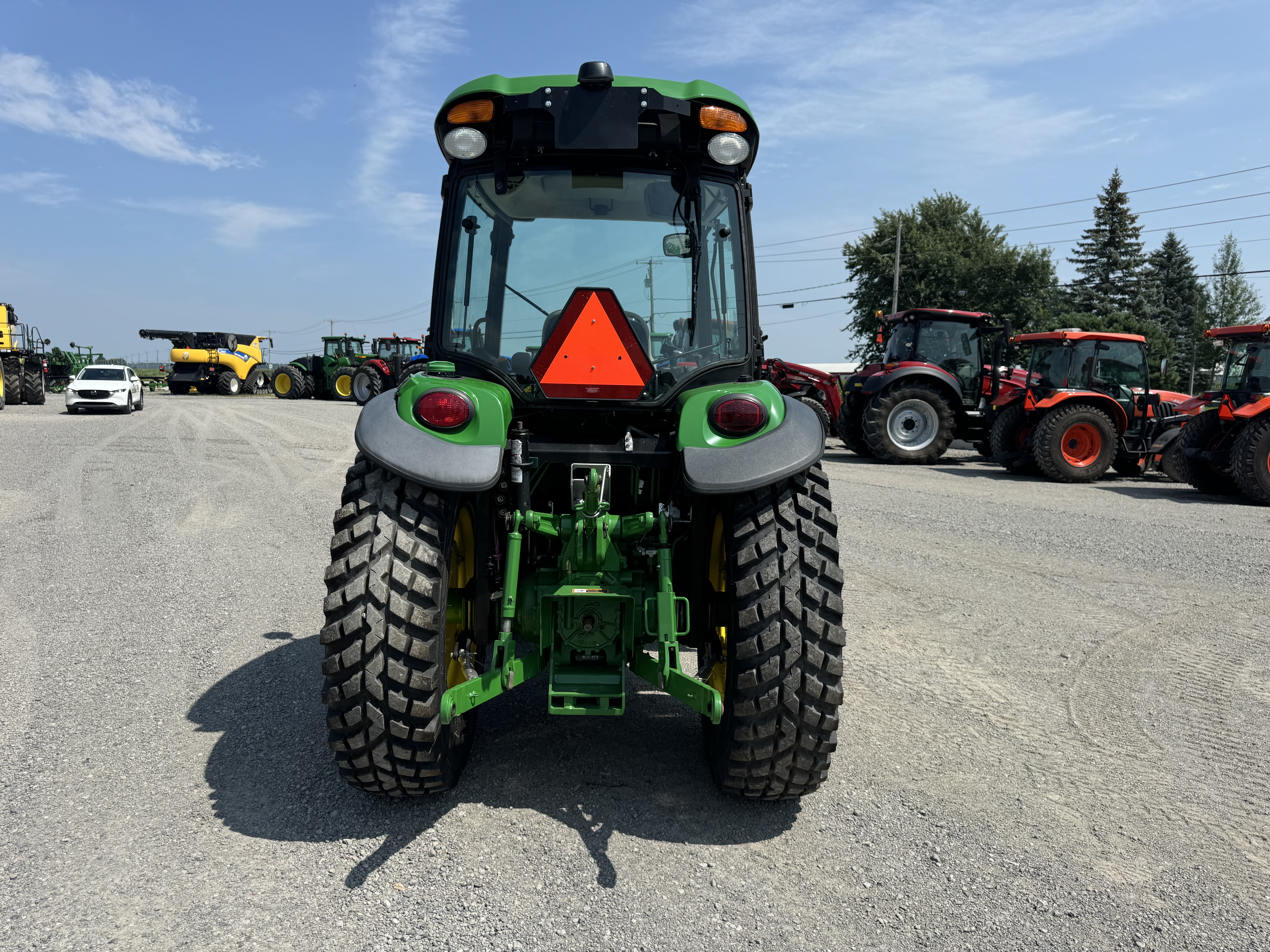 John Deere 4052R GRATTE NOKIAN  