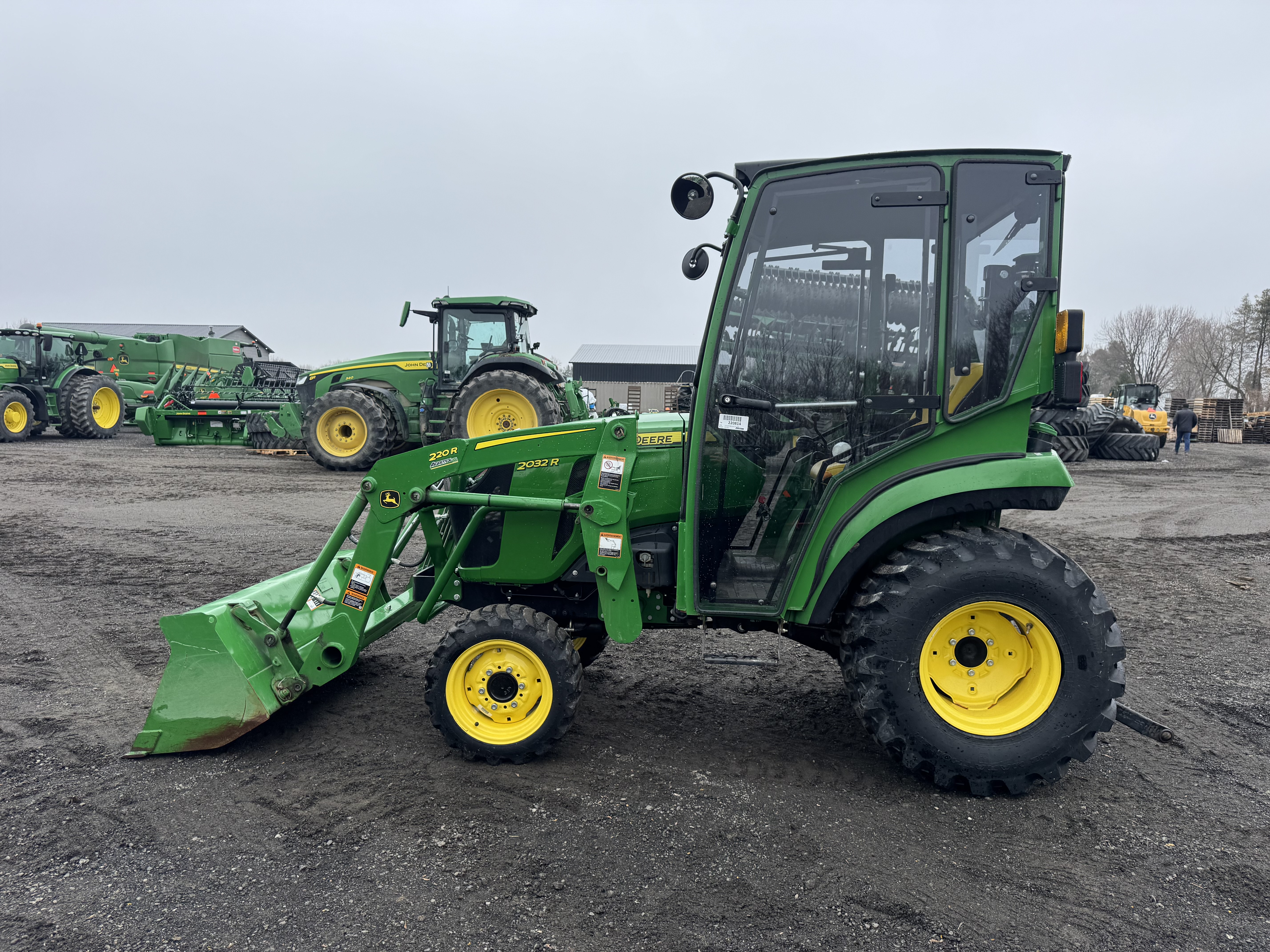 John Deere 2032R