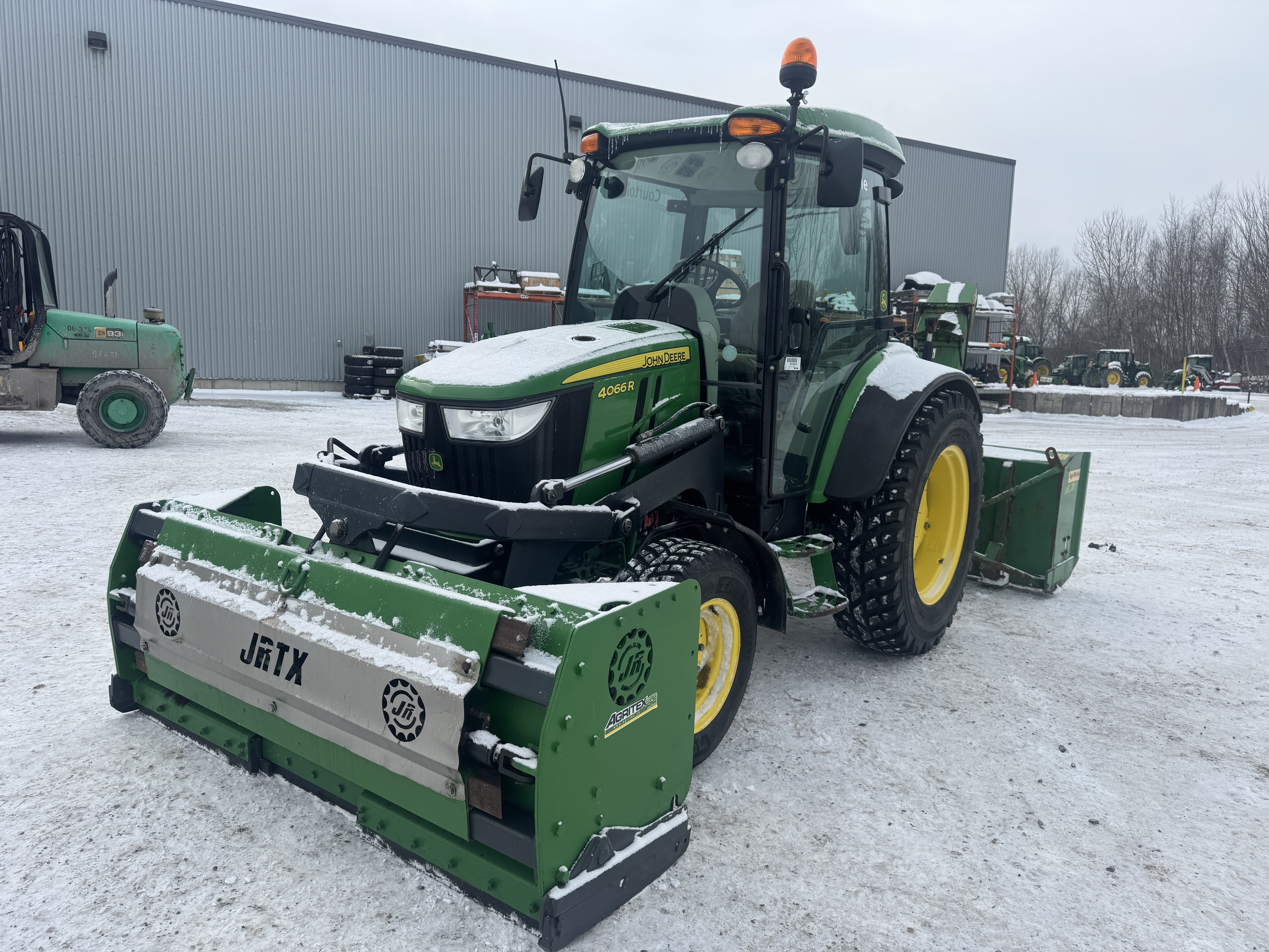 John Deere 4066R GRATTE NOKIAN