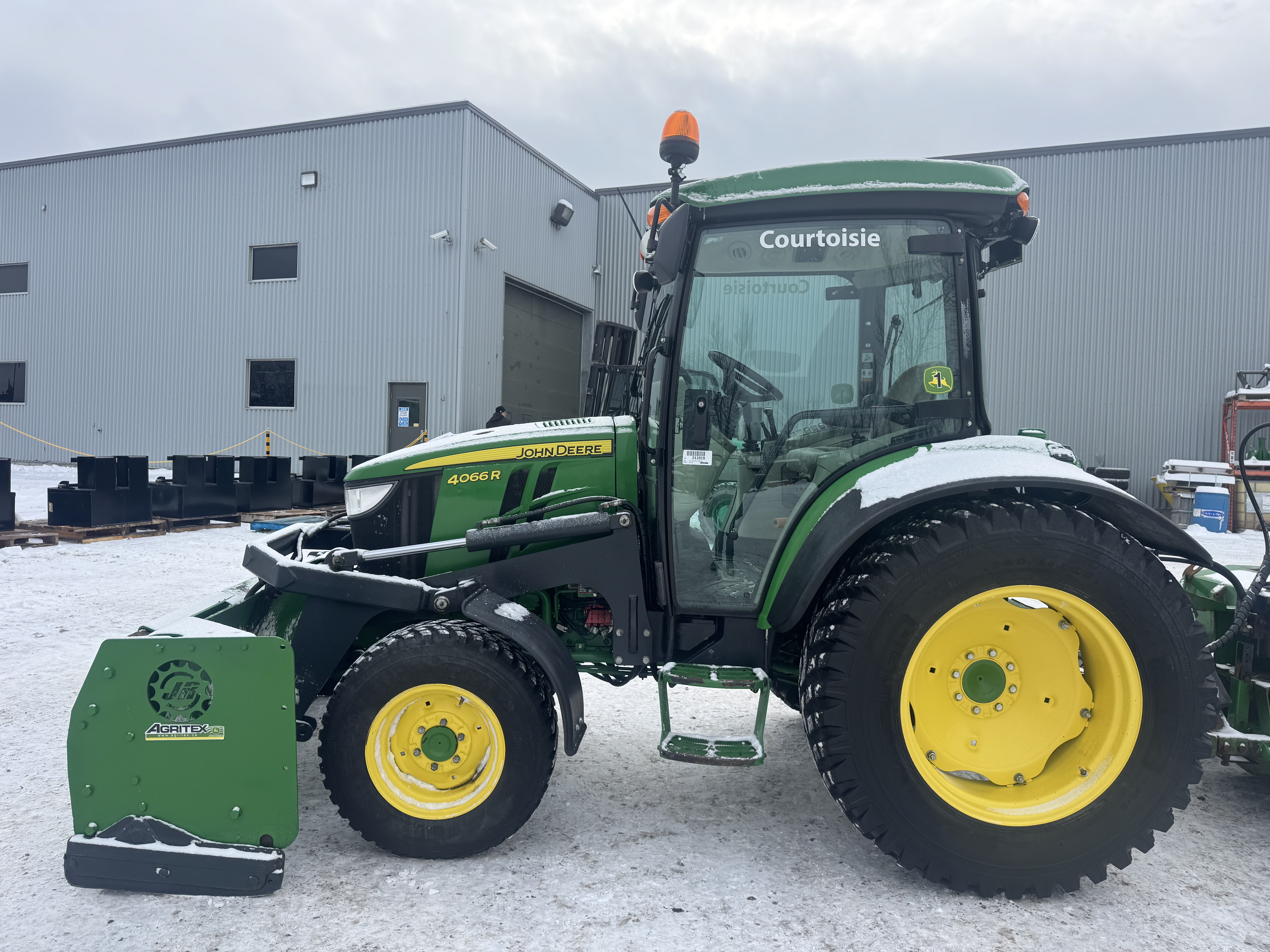 John Deere 4066R GRATTE NOKIAN