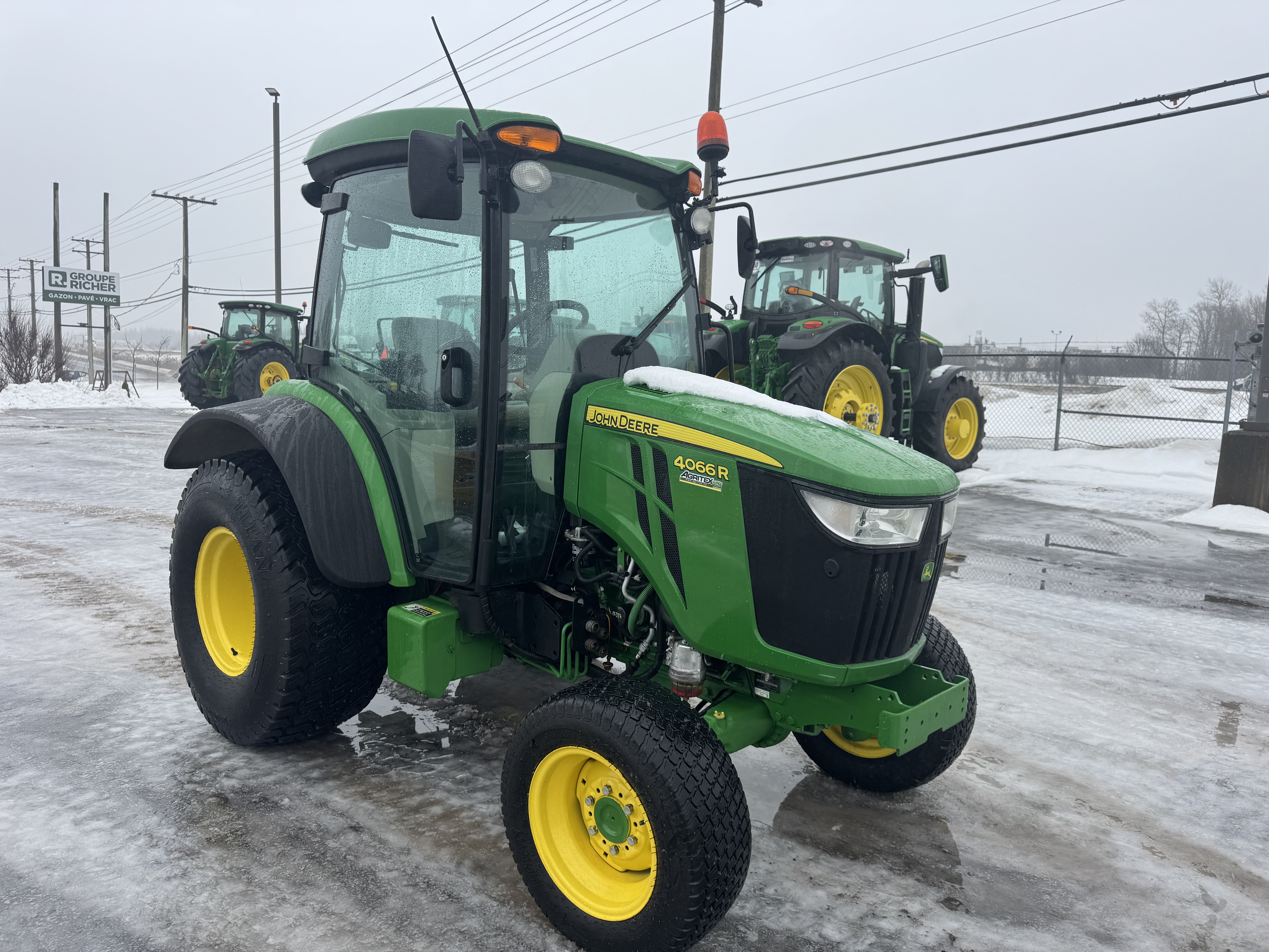 John Deere 4066R TURF    