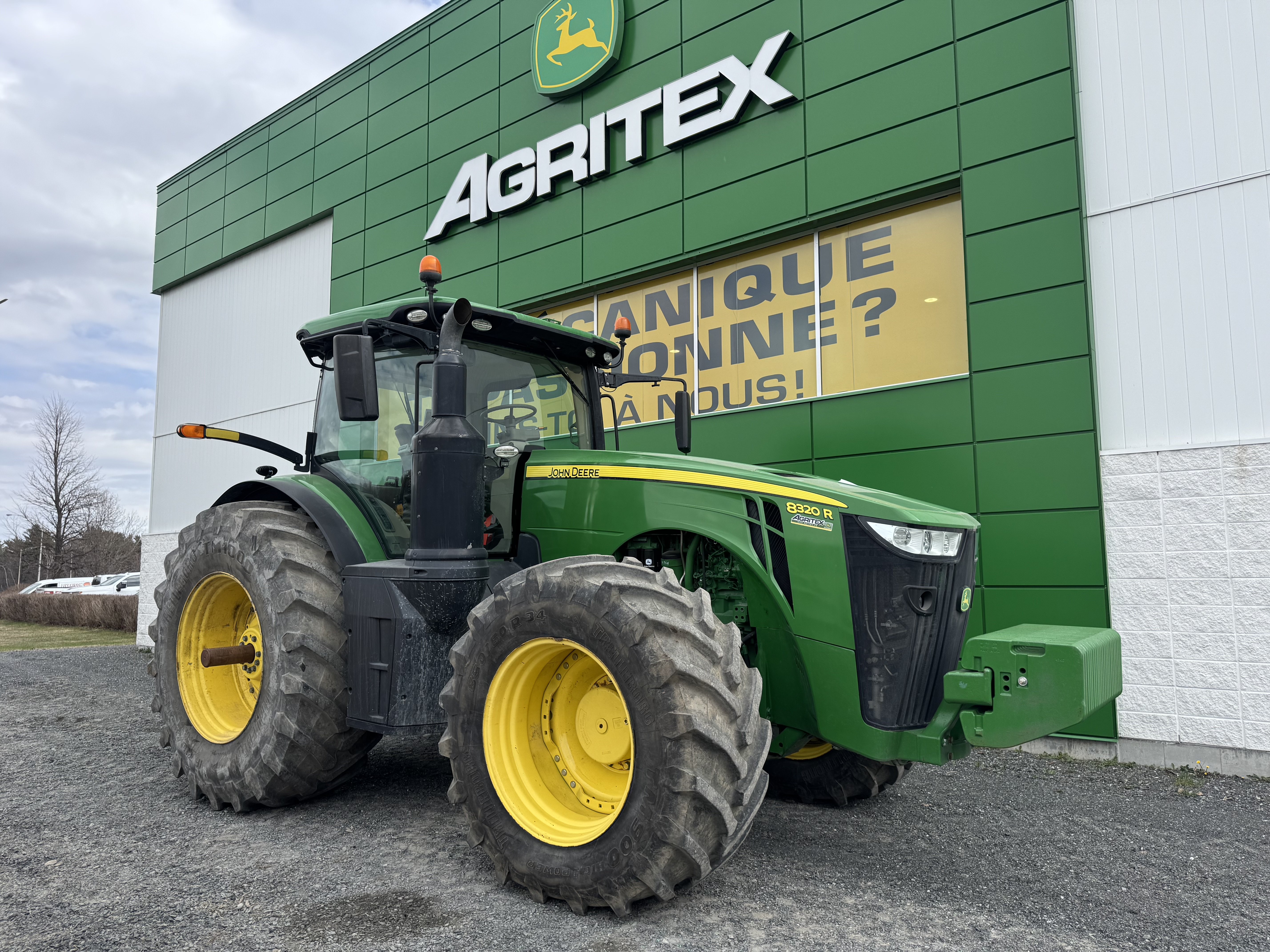 John Deere 8320R
