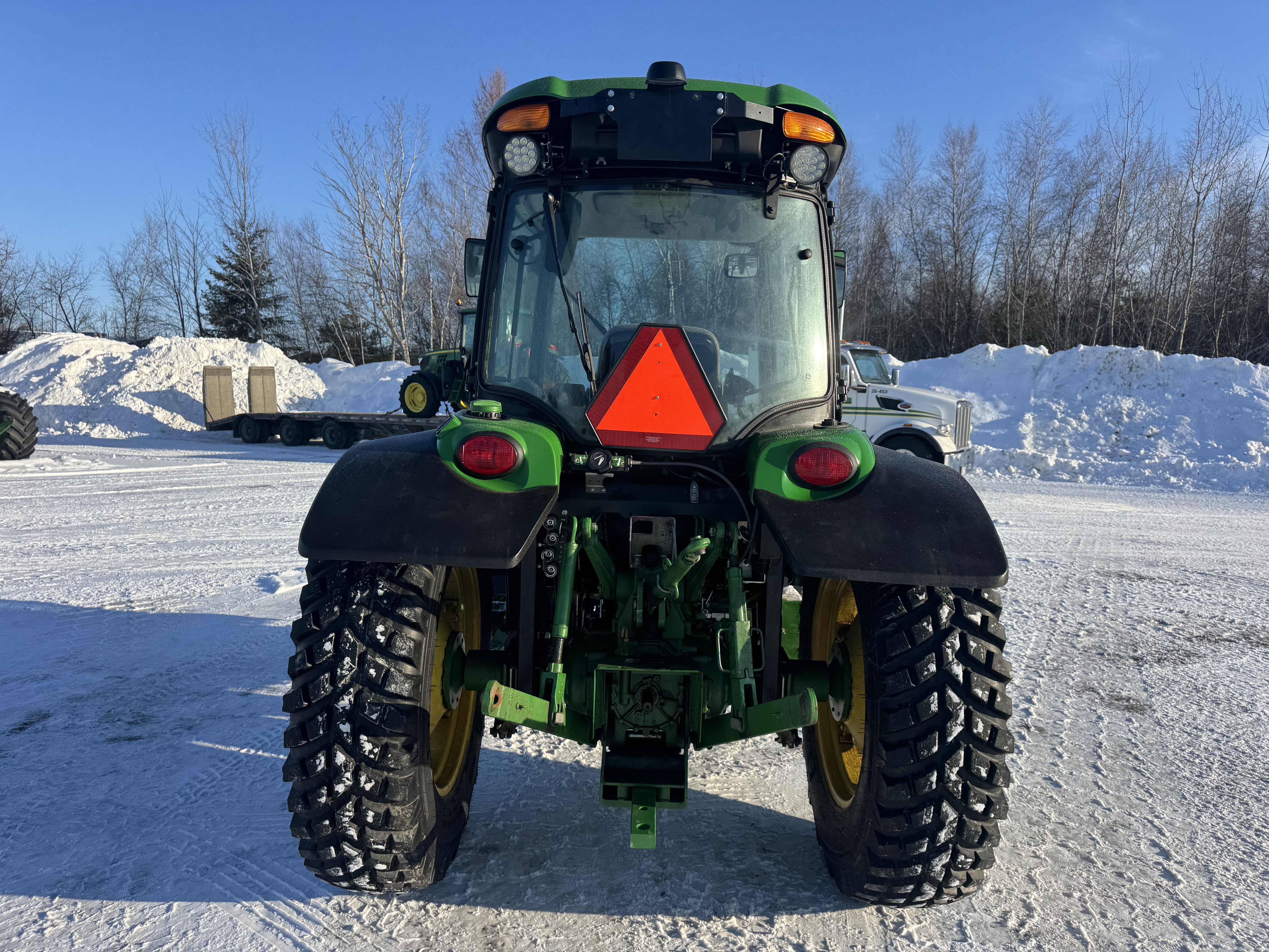 John Deere 4052R NOKIAN  