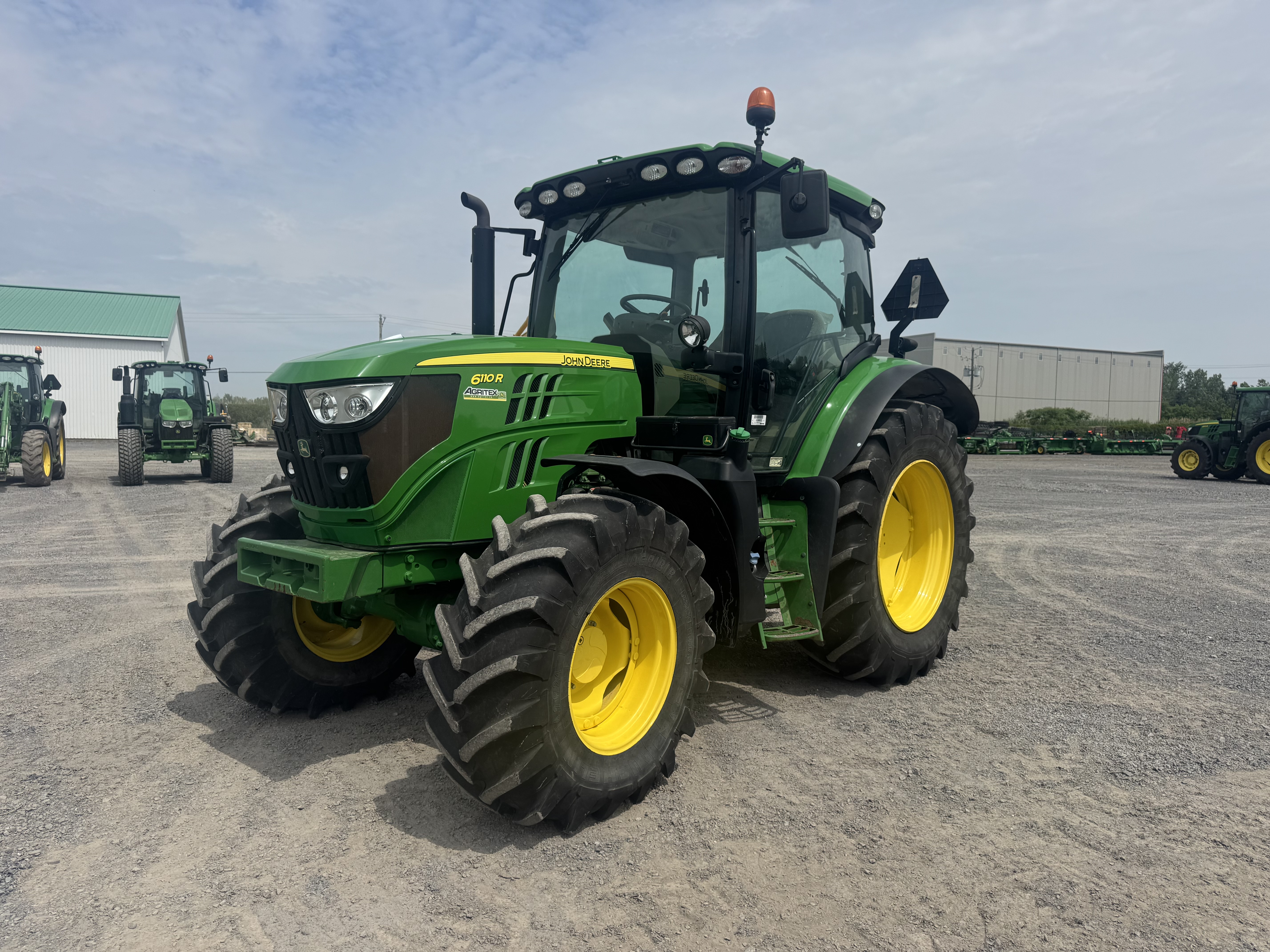 John Deere 6110R