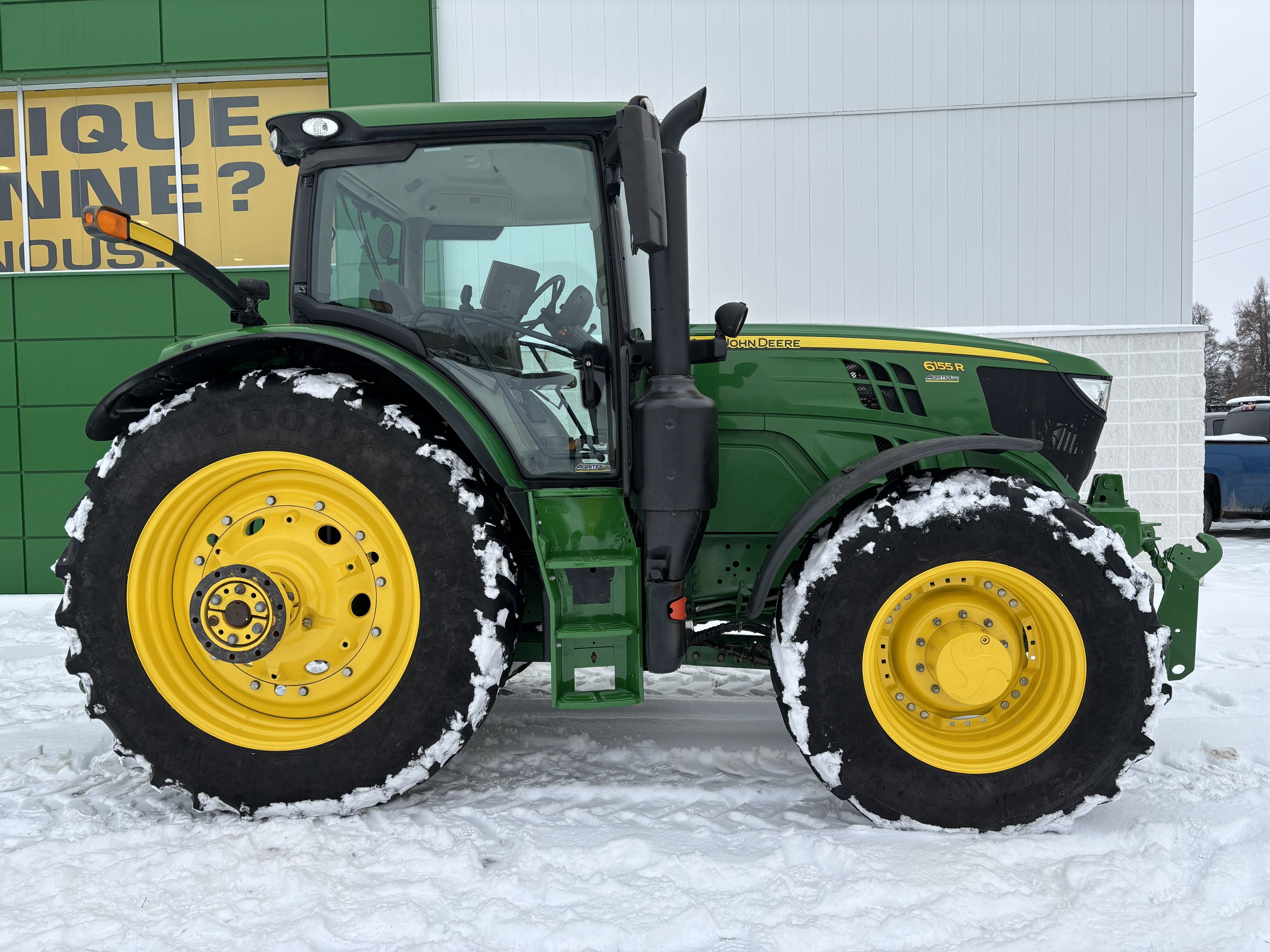 John Deere 6155R FRT HITCH PTO