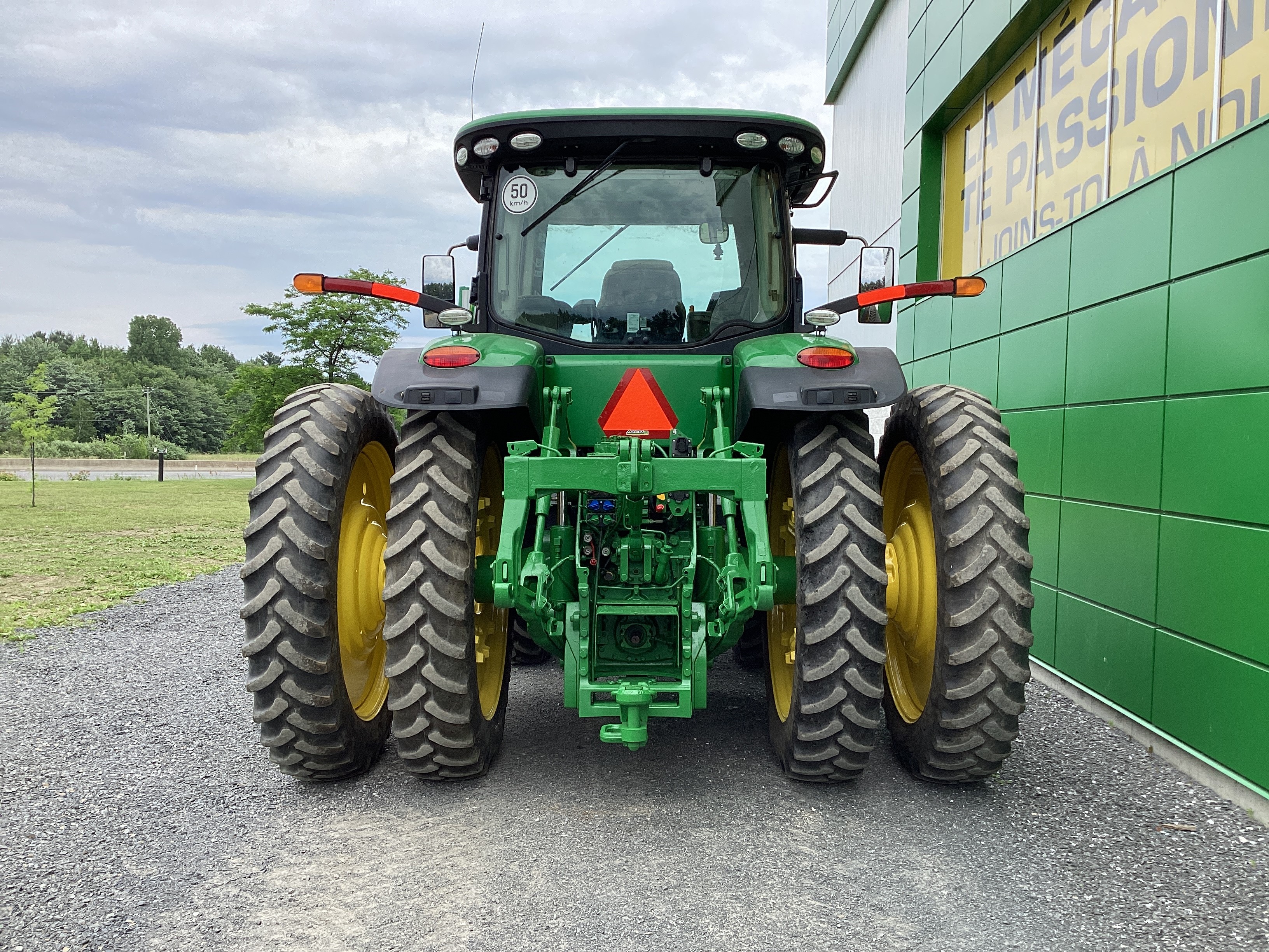 John Deere 8245R