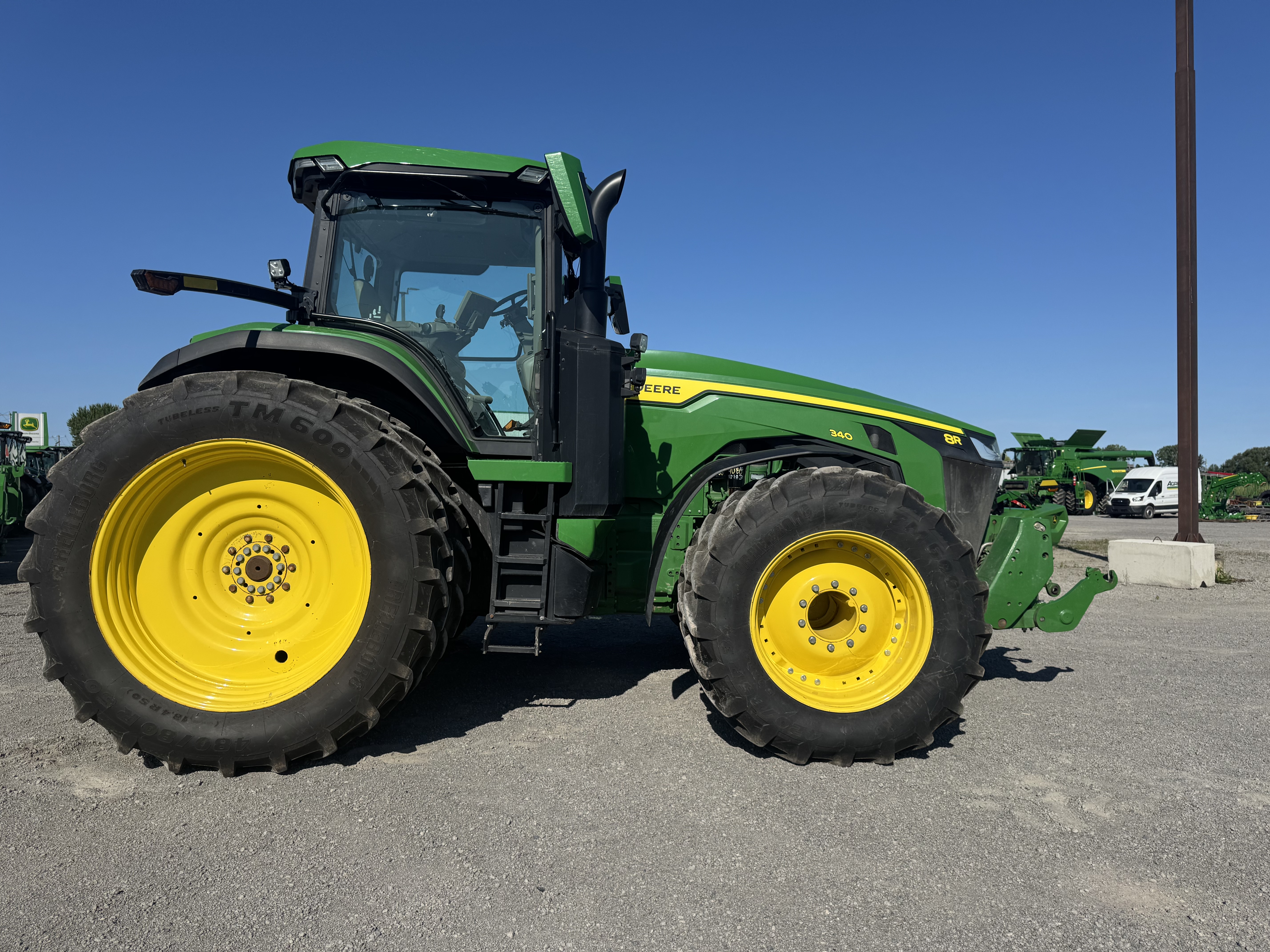 John Deere 8R 340 FRT HTCH PTO