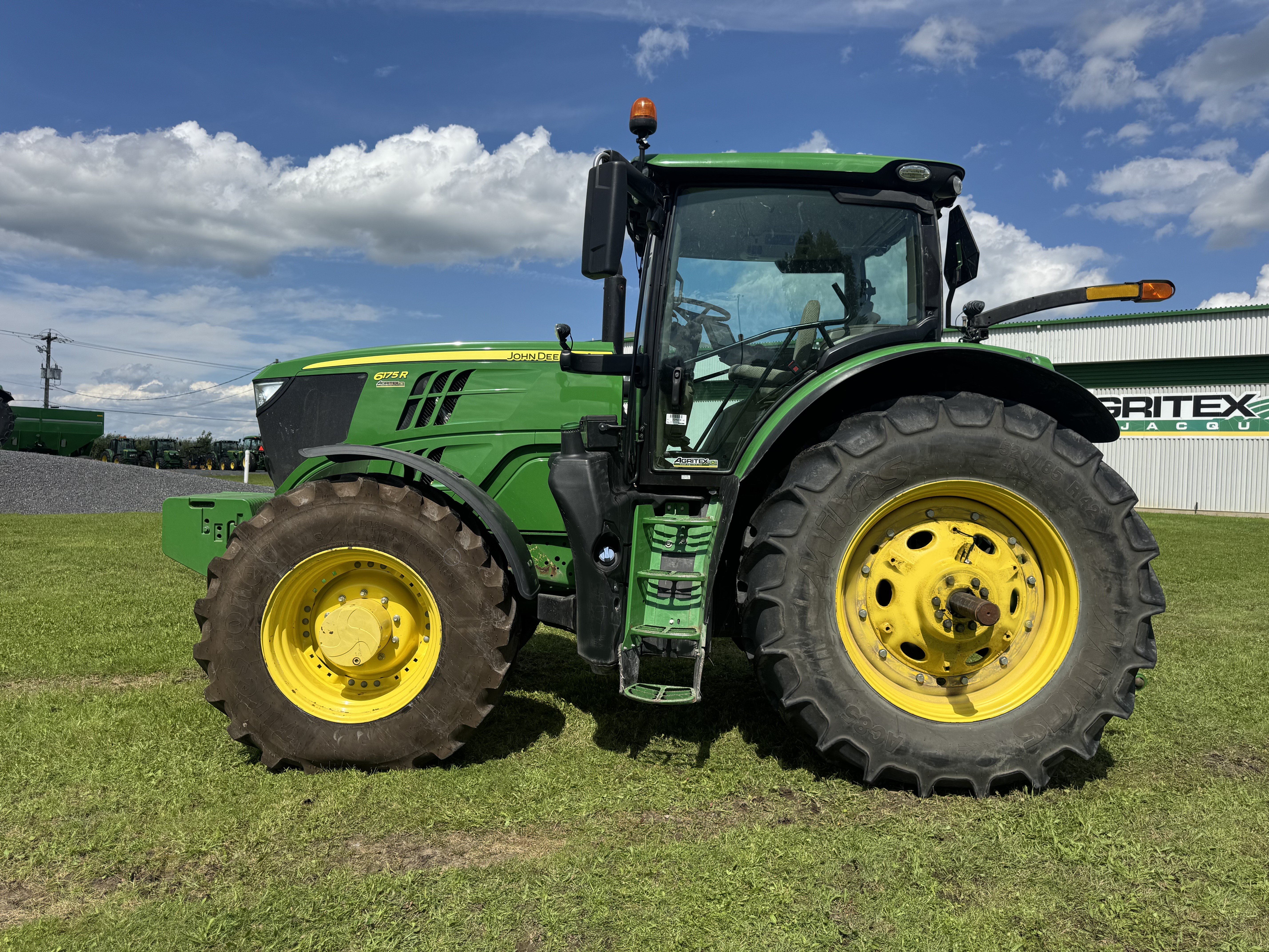 John Deere 6175R