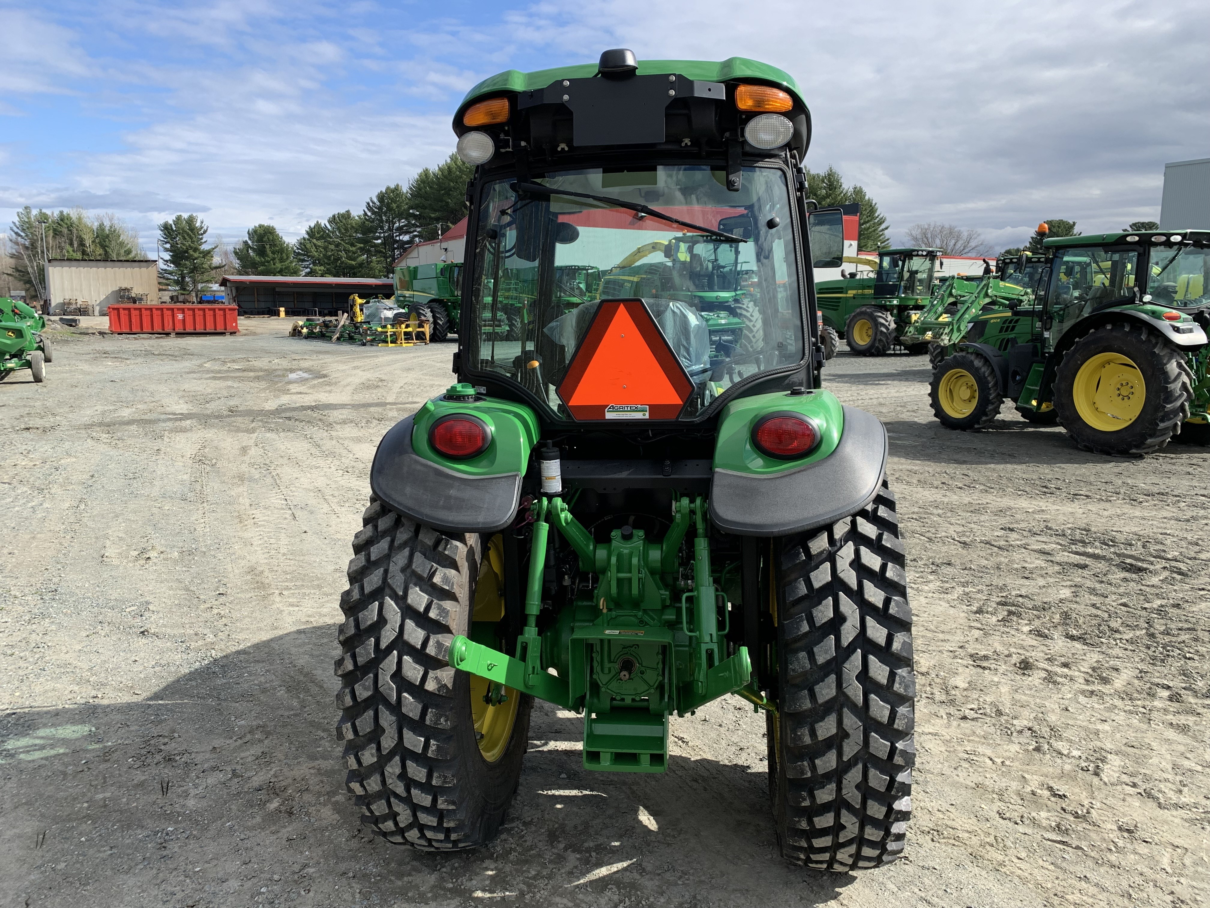 John Deere 4066R NOKIAN 