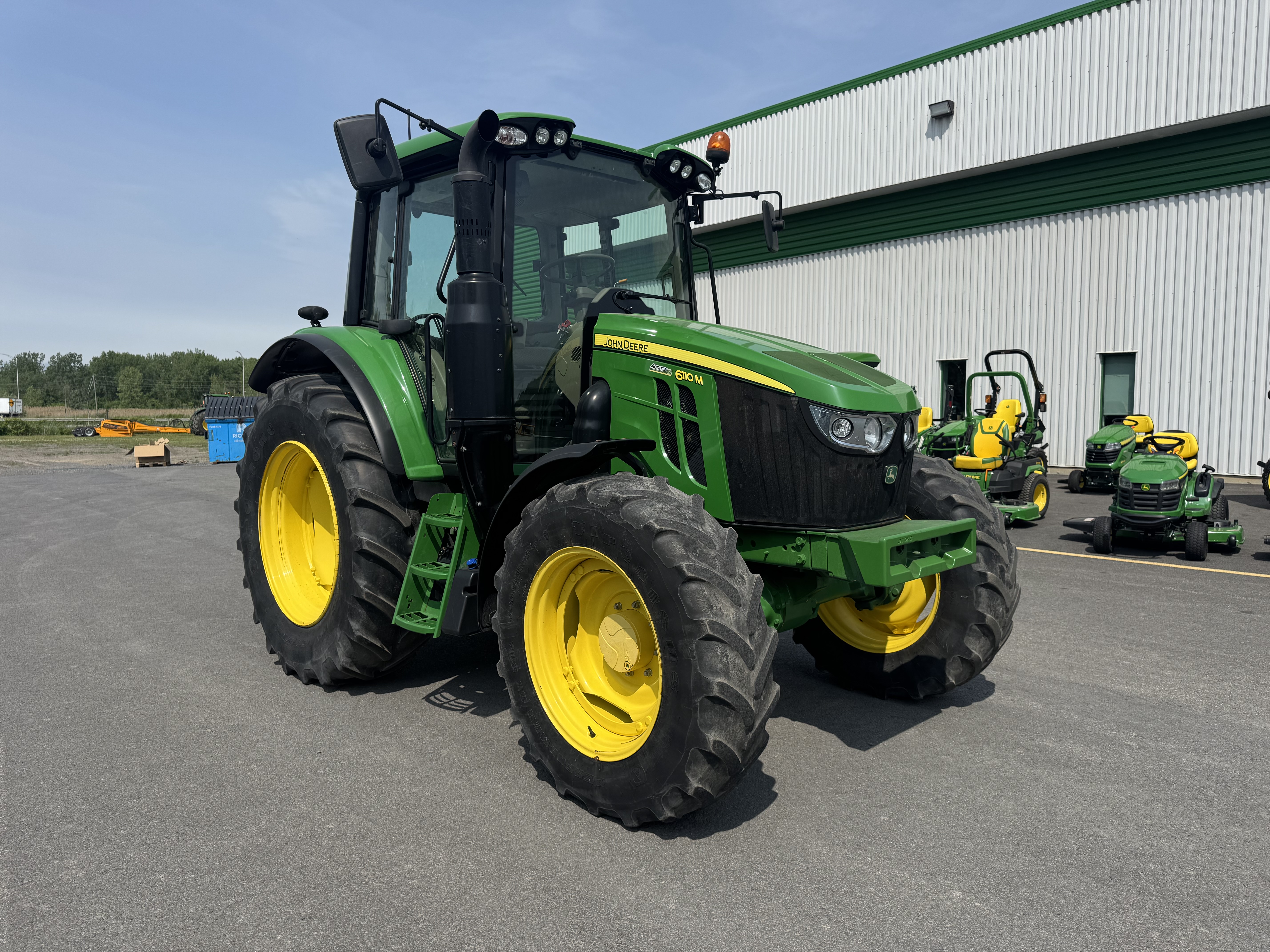 John Deere 6110M