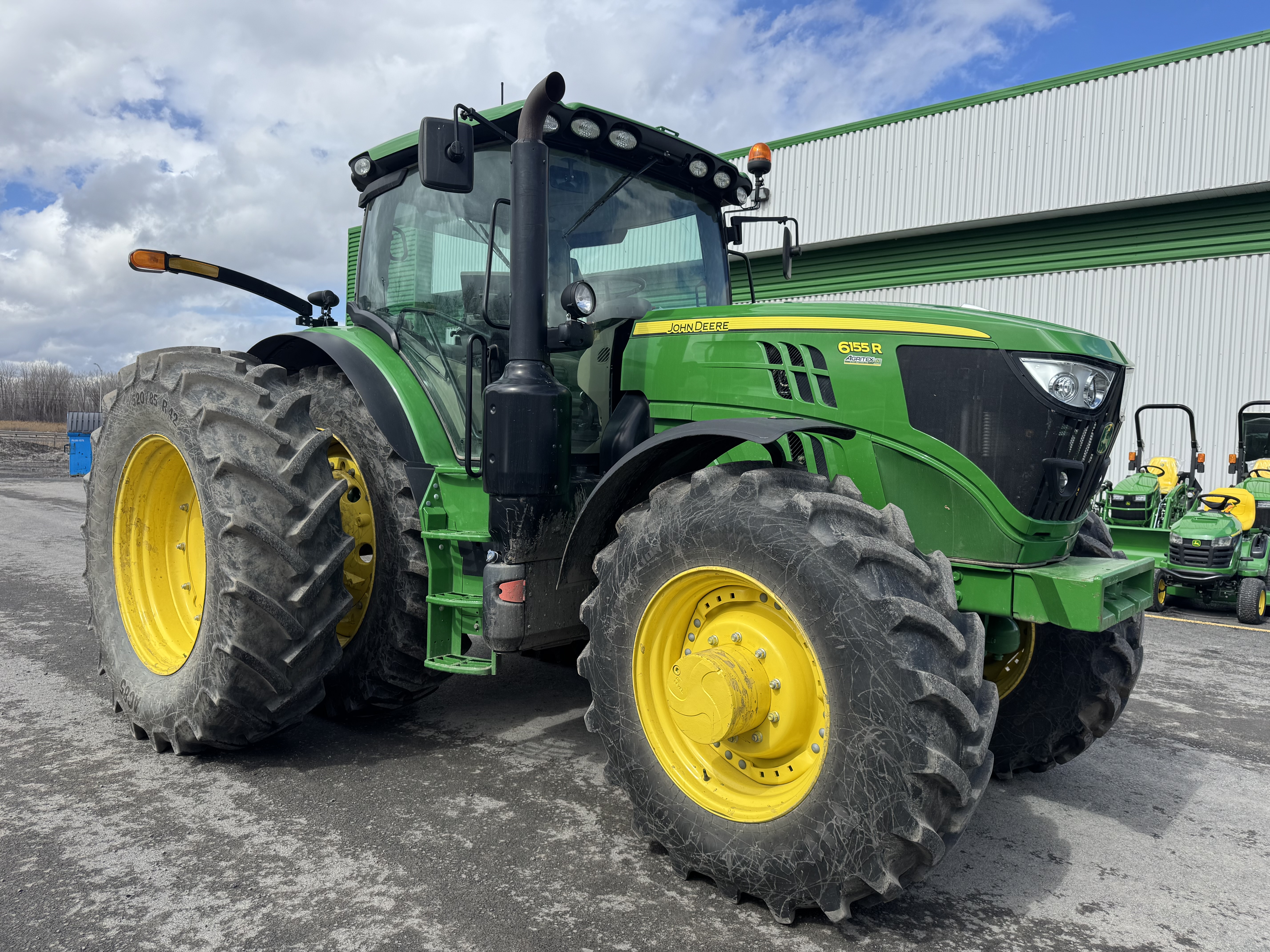 John Deere 6155R   